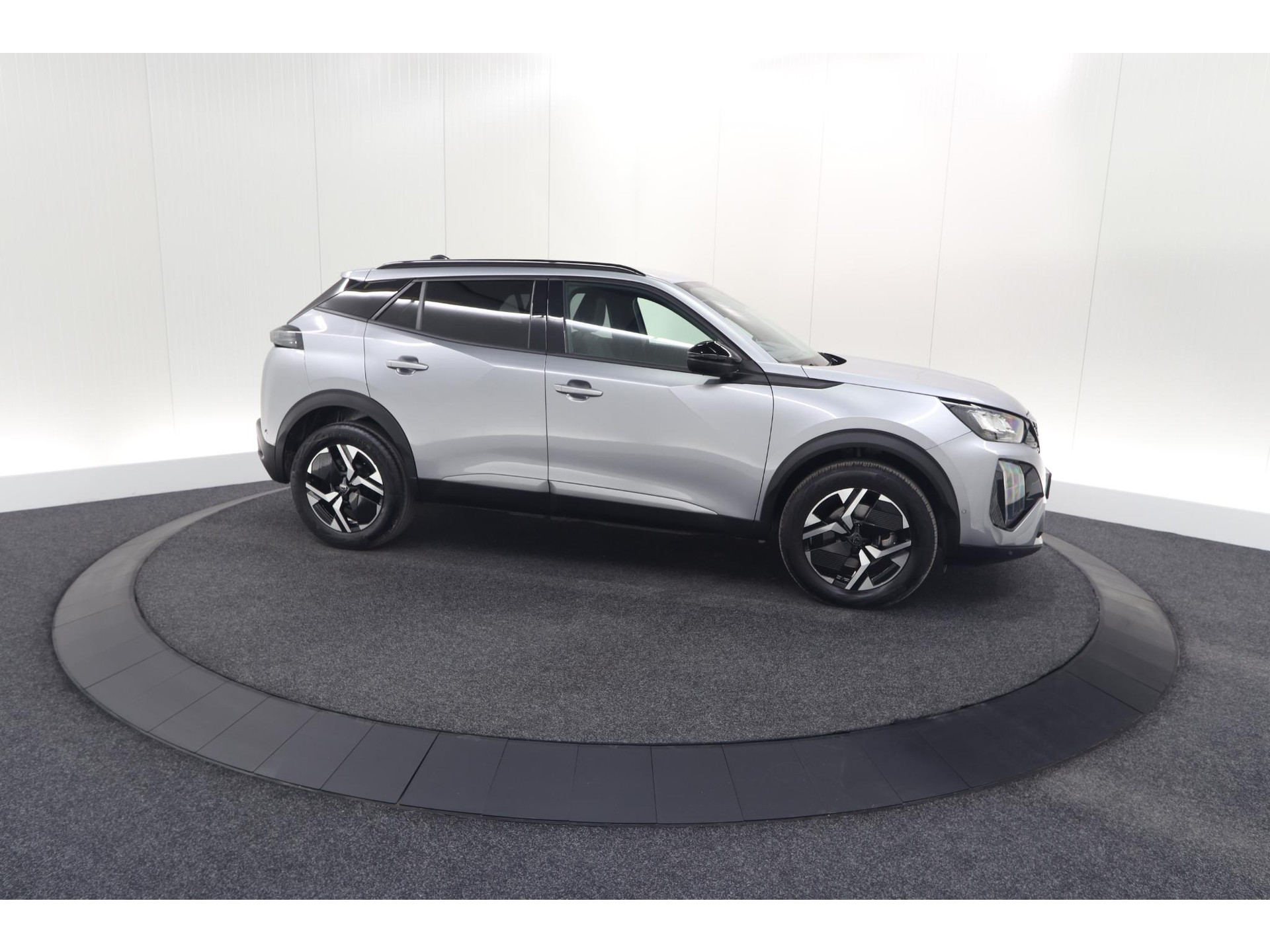 Peugeot 2008 Hybrid 136 e-DCS6 Allure | 360 Camera | Adaptieve Cruise Control | Dodehoekdetectie | Navigatie