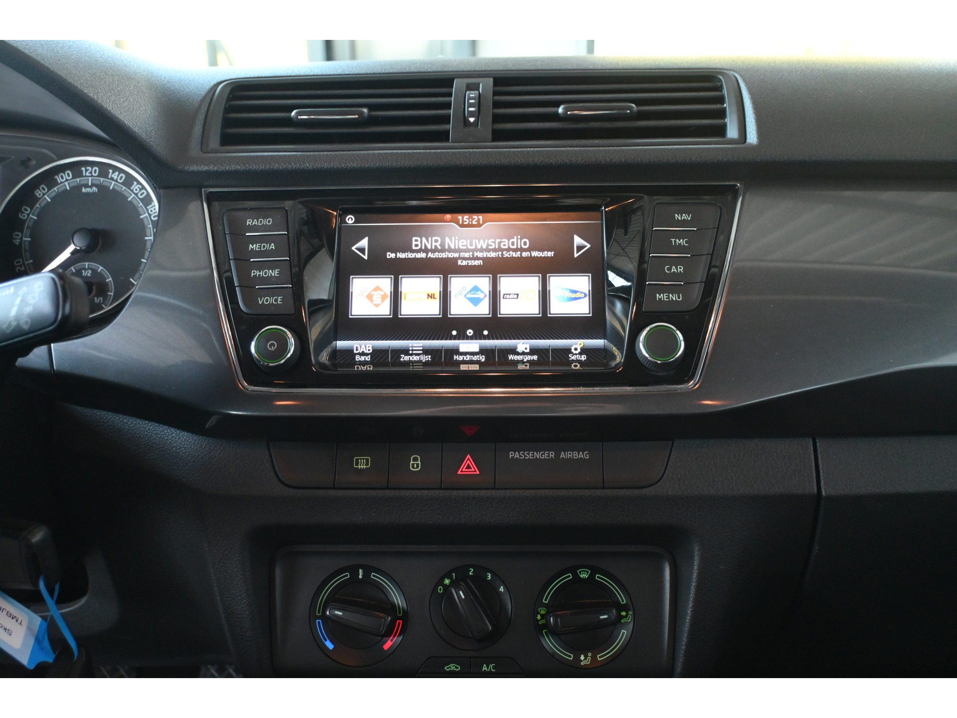 ŠKODA Fabia Combi 1.0 TSI Business Edition Airco Navigatie LED Cruise Control 1e Eigenaar Rijklaarprijs! Inruil Mogelijk!