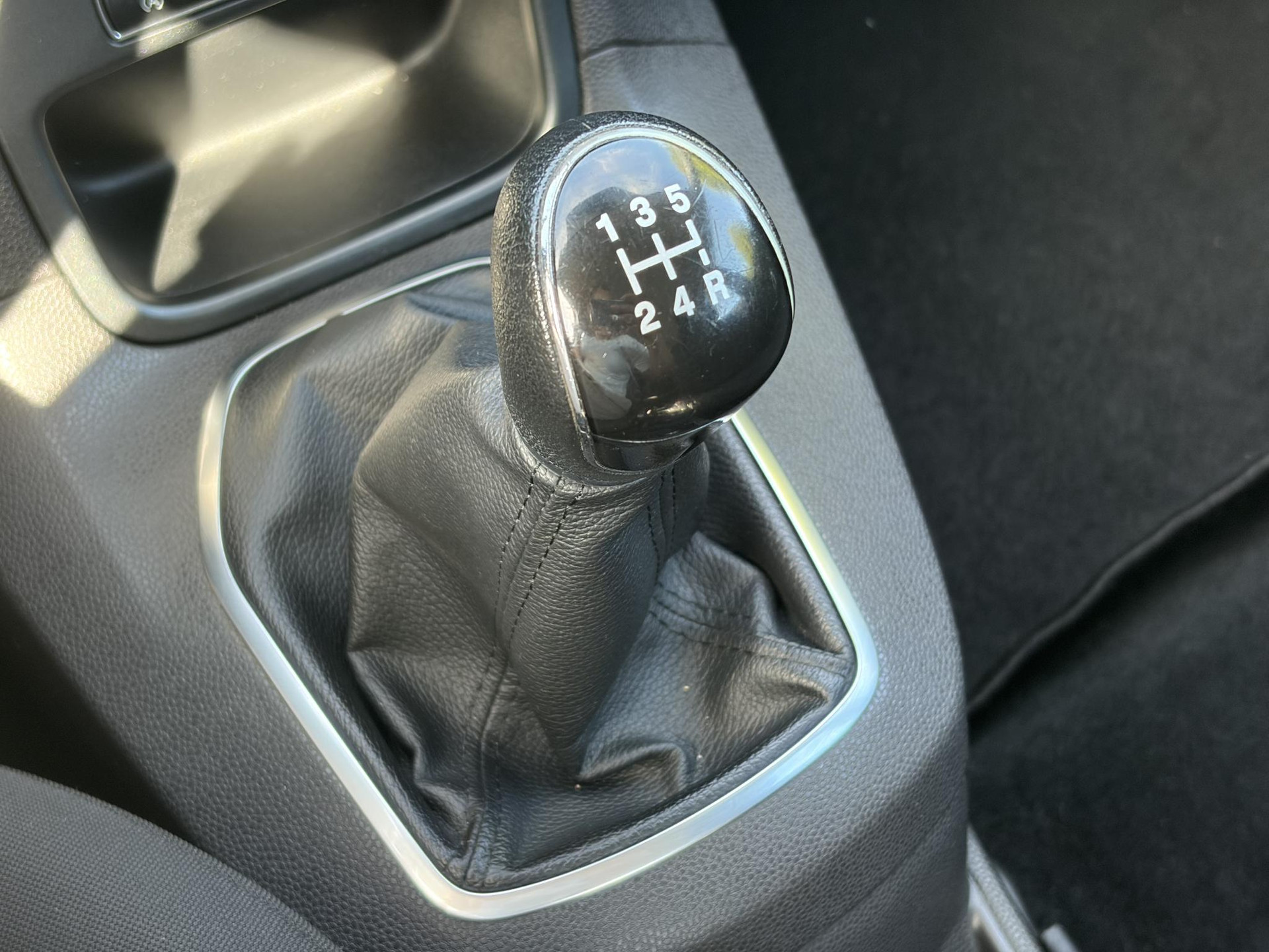 Ford Fiesta 1.0 Style Navi,Airco,5 Deurs,N.A.P,Zeer Zuinig,Apk tot 11-2026