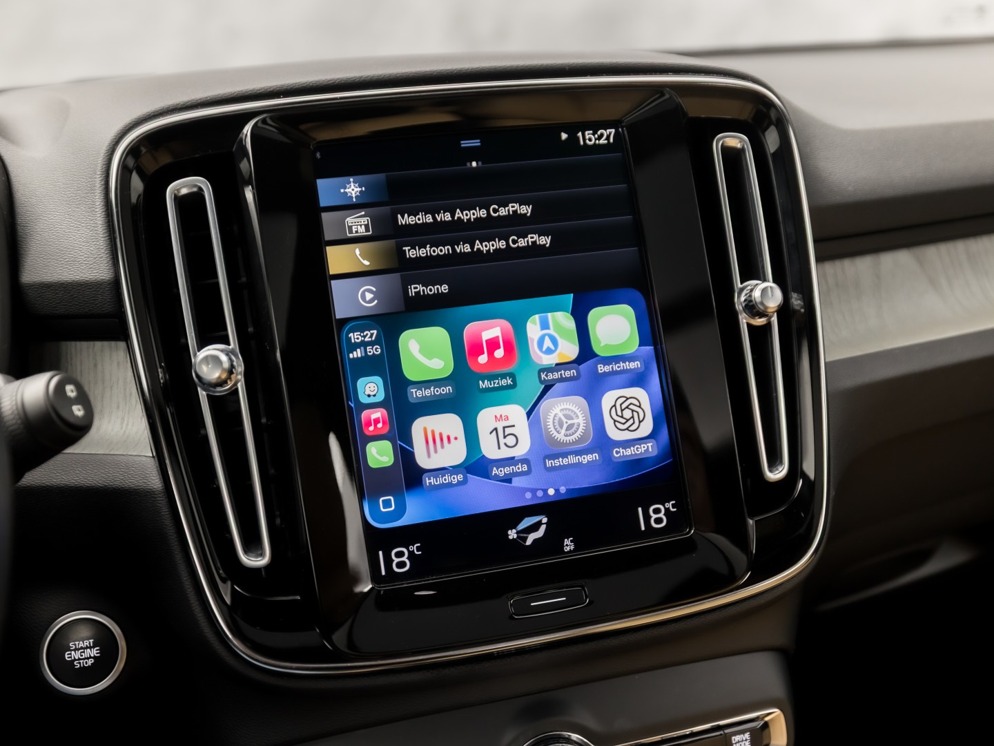 Volvo XC40 1.5 T5 Recharge Inscription Sport 262Pk Automaat (PANORAMADAK, APPLE CARPLAY, MEMORY SEAT, ZWART HEMEL, CAMERA, LEDER, SPORTSTOELEN, ELEK ACHTERKLEP, NIEUWSTAAT)