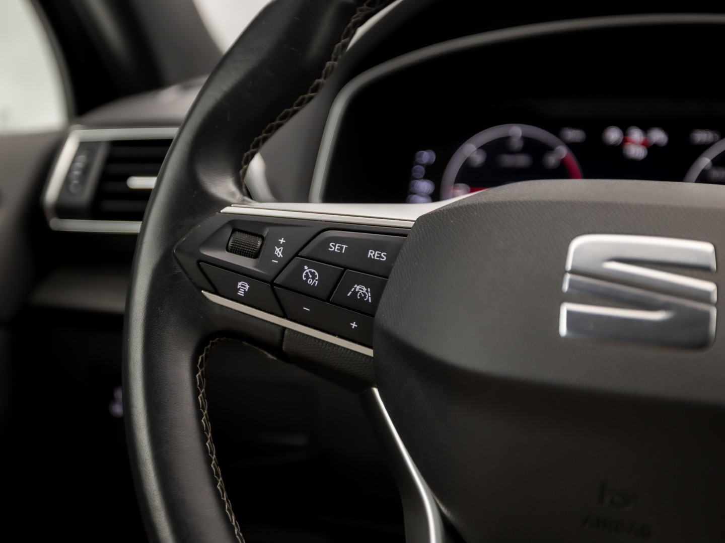 SEAT Tarraco 1.4 TSI e-Hybrid PHEV Xcellence Sport 245Pk Automaat (APPLE CARPLAY, GROOT NAVI, MEMORY SEAT, LEDER, CAMERA, SPORTSTOELEN, STOELVERWARMING, ELEK ACHTERKLEP, GETINT GLAS, NIEUWSTAAT)