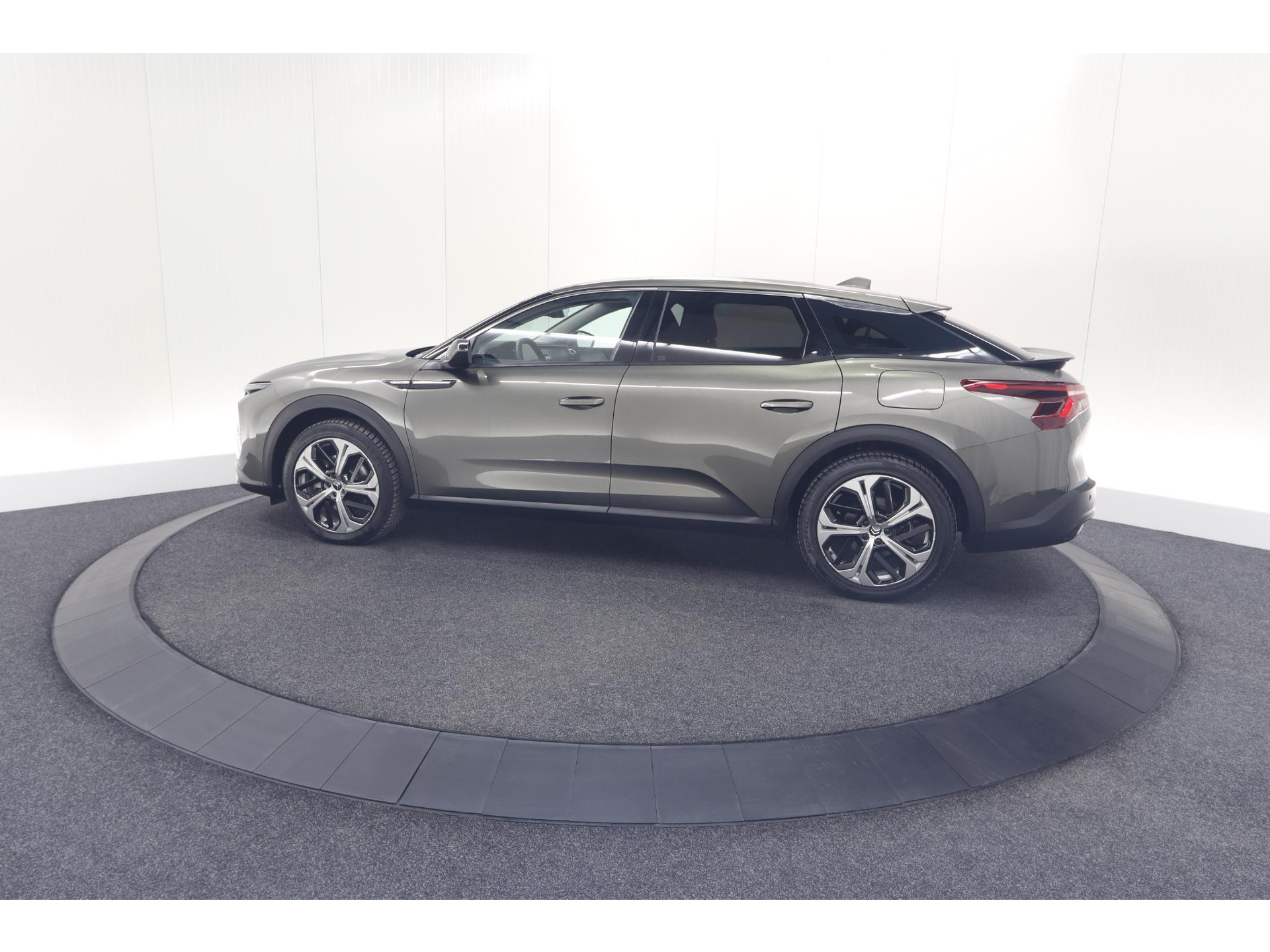 Citroen C5 X 1.6 Plug-in Hybrid 225 Business | Parkeersensoren | Navigatie | Apple Carplay