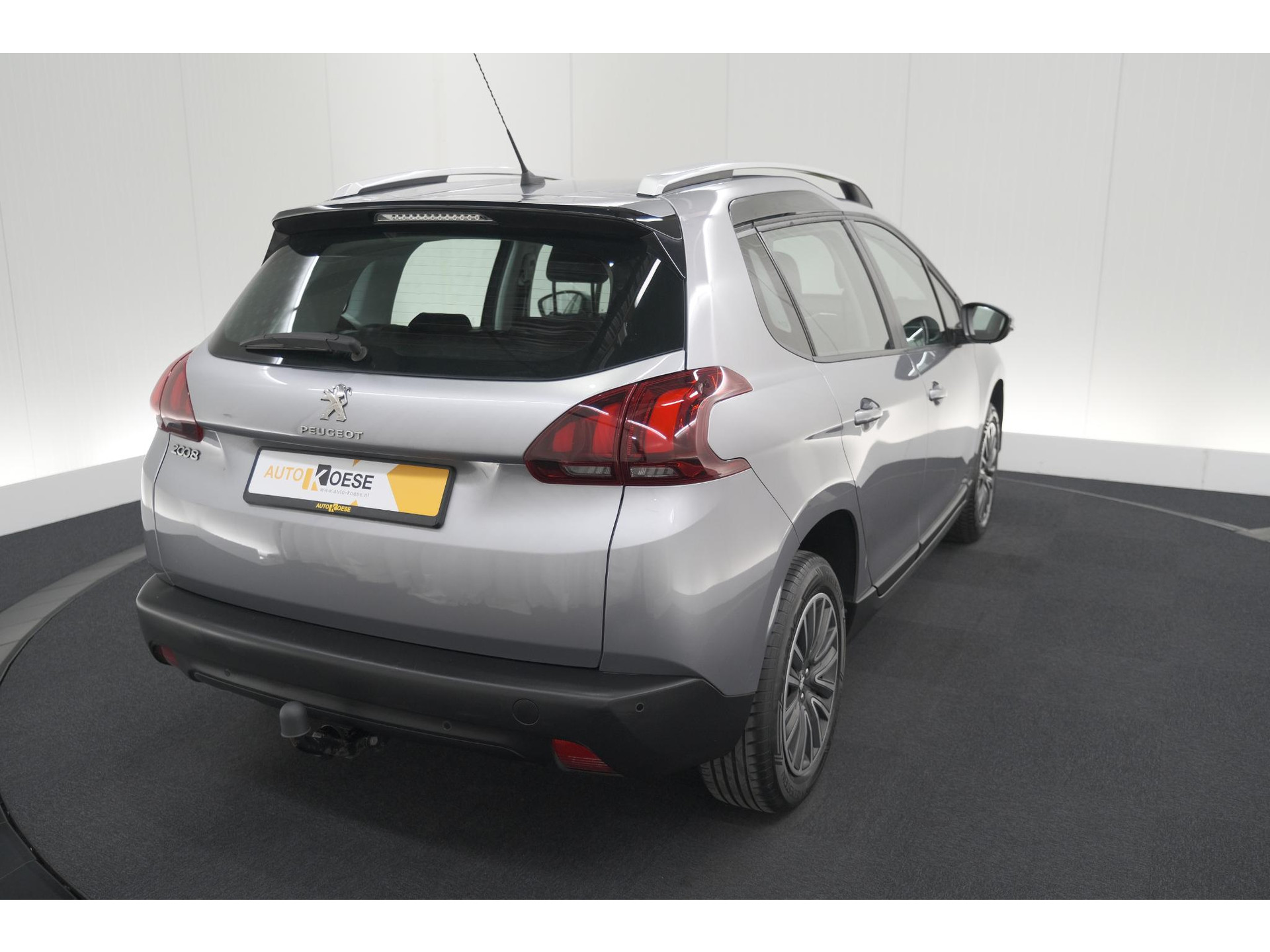 Peugeot 2008 PureTech 110 Blue Lion | Trekhaak | Apple Carplay | Parkeersensoren