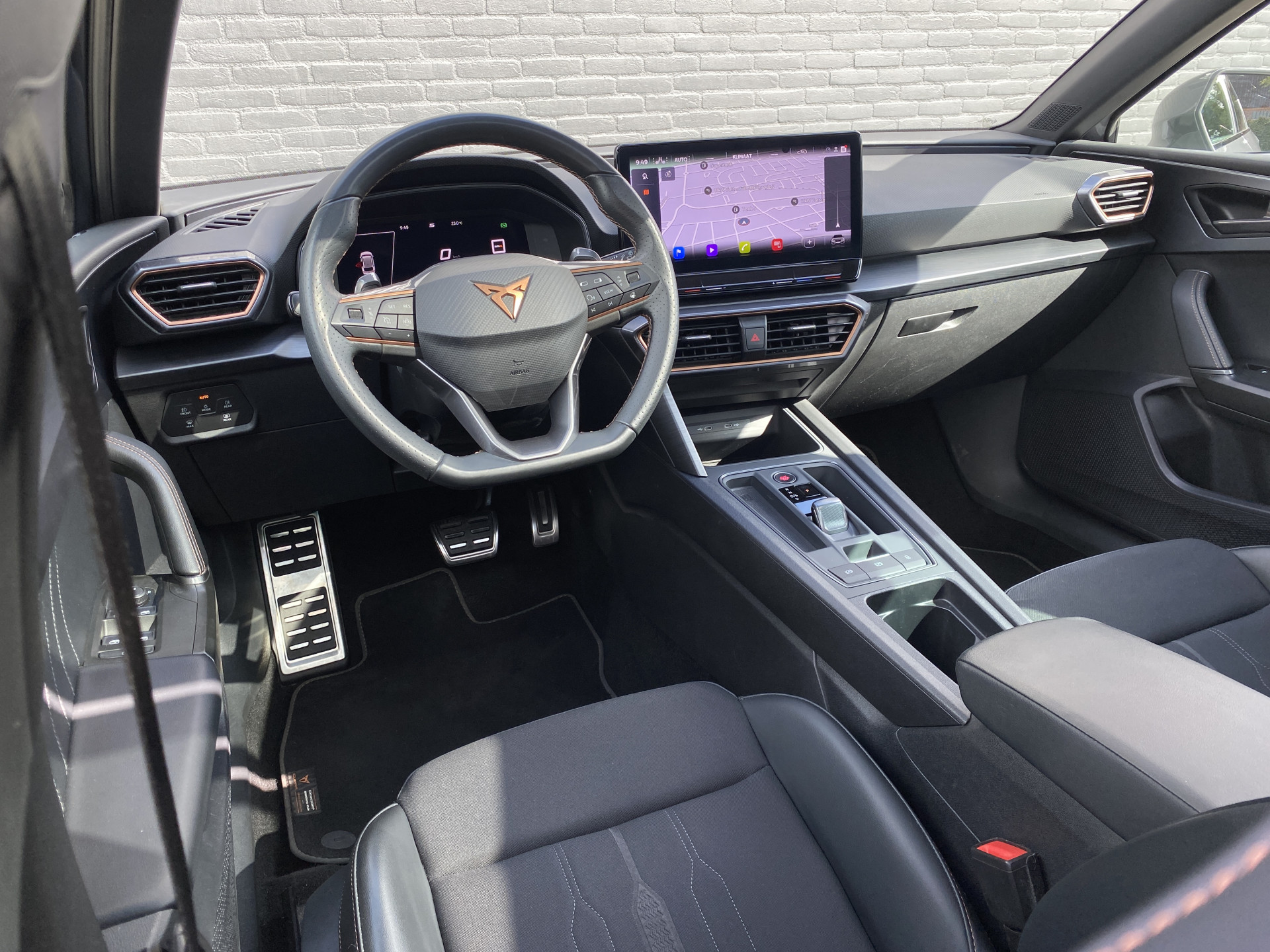 CUPRA Leon Sportstourer 1.4 e-Hybrid VZ Performance 245 pk | 1e eigenaar | dealer onderh. | panoramadak | elektr. a. klep | kuipstoelen
