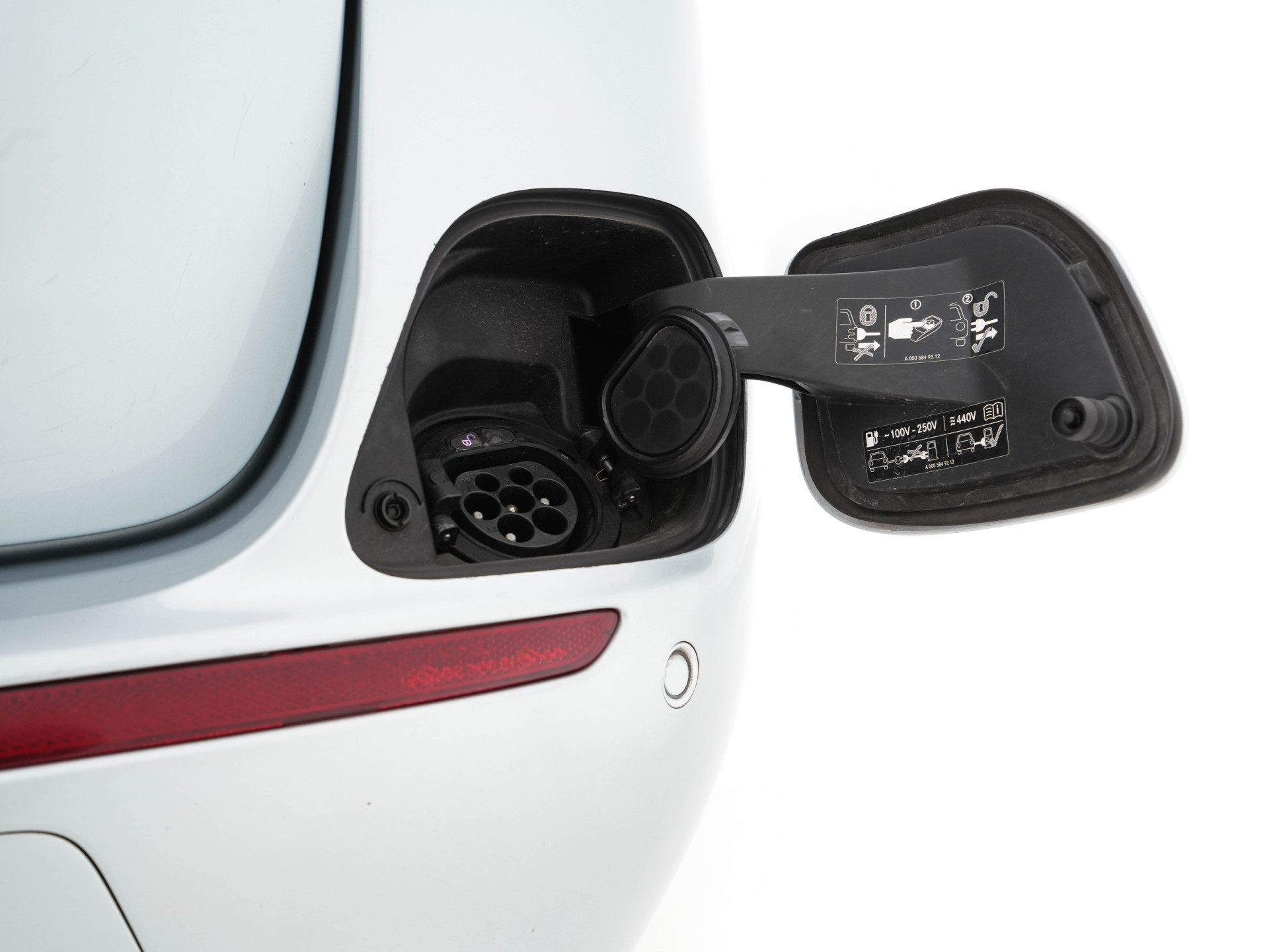 Mercedes-Benz E-klasse Estate 300 de Business Solution Luxury Plug-In (INCL-BTW) Aut. *DIGI-COCKPIT | MULTIBEAM-LED | LUXURY-LEATHER | TOP-VIEW | KEYLESS | DAB | NAVI-FULLMAP | CRUISE | SHIFT-PADDLES | AMBIENT-LIGHT | HEATED-SPORTSEATS | 18"ALU*