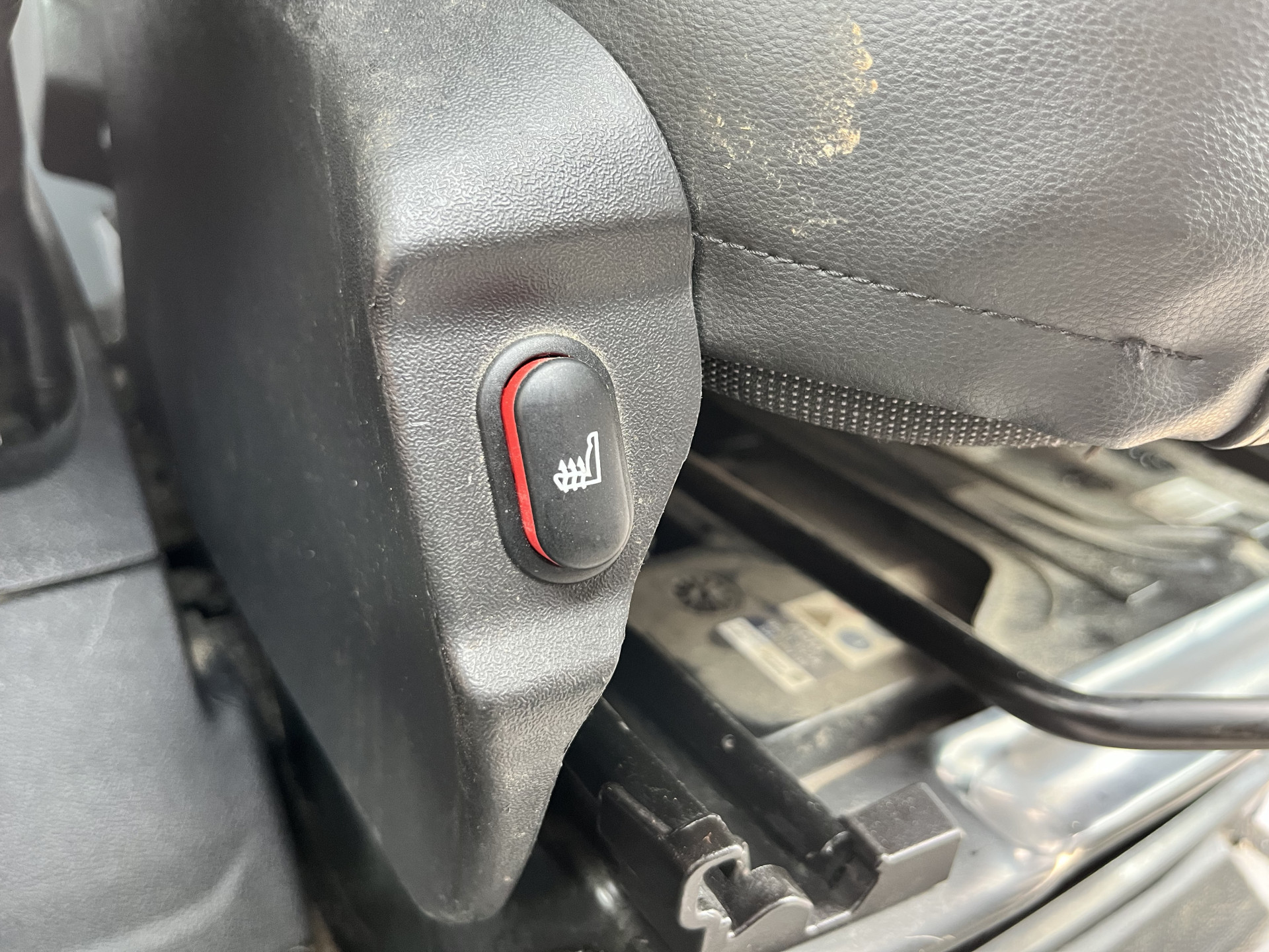 Ford Transit 2.0 TDCI 130PK L2H2 Airco Cruise Control Parkeersensoren Stoelverwarming Zwaailampen Kastwand Inbouw