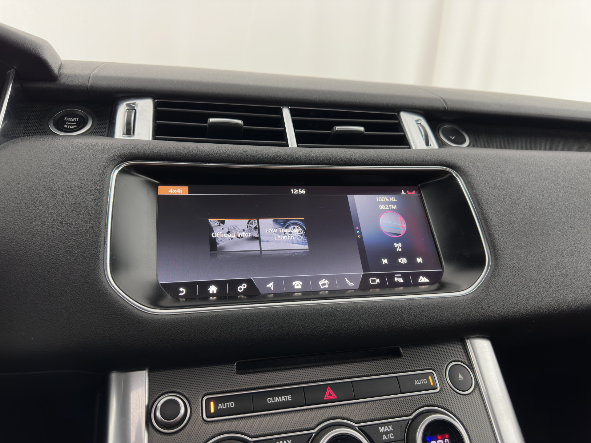 Land Rover Range Rover Sport 3.0 TDV6 HSE Dynamic Aut. *PANO | DIGI-COCKPIT | LEATHER | XENON | NAVI-FULLMAP | CAMERA | KEYLESS | AIR-SUSPENSION | ECC | PDC | HEATED-SPORTSEATS | AMBIENT-LIGHT | CARBON-INLAY | SHIFT-PADDLES | CRUISE |