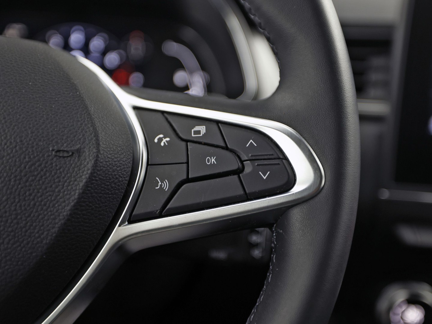 Renault Captur 1.3 TCe 140 Intens Sport 140Pk Automaat (VIRTUAL COCKPIT, APPLE CARPLAY, GROOT NAVI, CAMERA, CLIMATE, SPORTSTOELEN, LEDER, GETINT GLAS, CRUISE, NIEUWSTAAT)