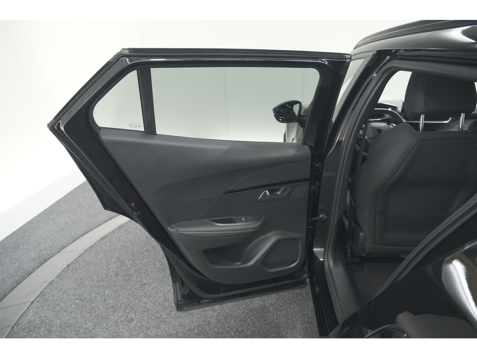 Peugeot 2008 PureTech 130 EAT8 GT | 360 Camera | Adaptieve Cruise Control | Stoelmassage | Apple Carplay