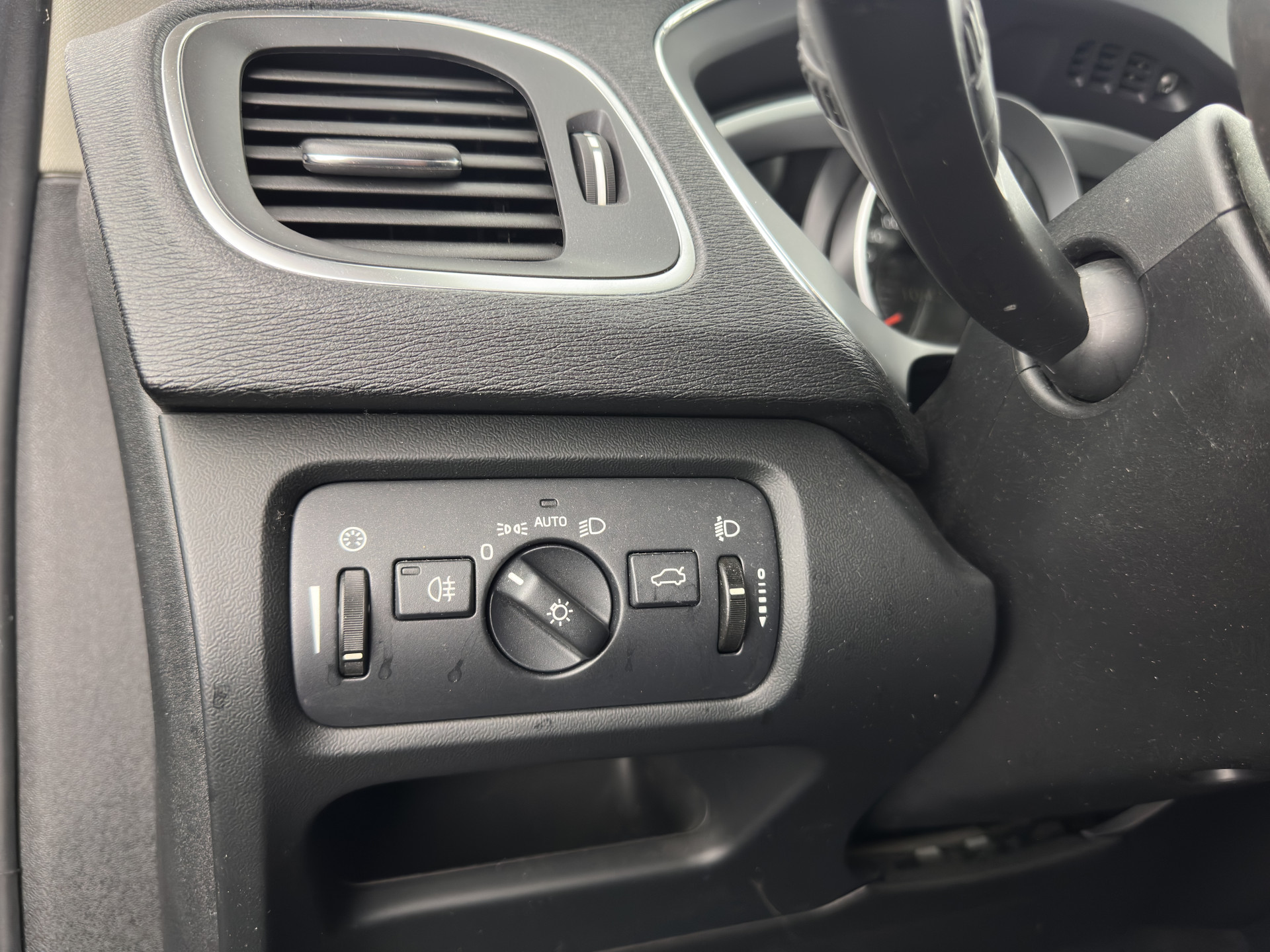 Volvo V40 1.6 D2 Kinetic *NAVI-FULLMAP | COMFORT-SEATS | ECC | PDC | SIPS | CRUISE | 16''ALU*