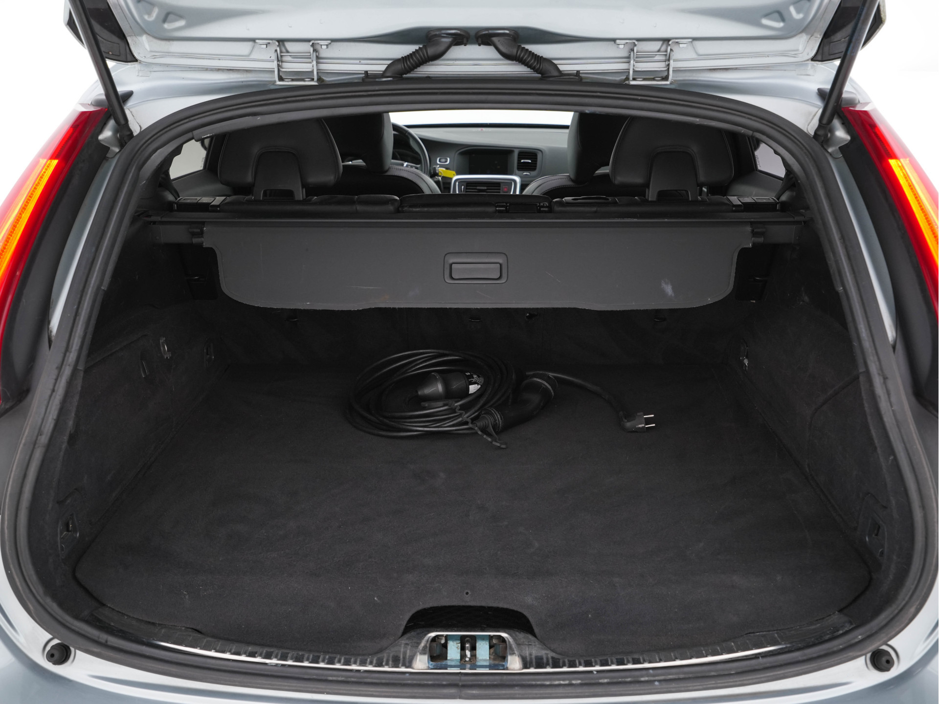 Volvo V60 2.4 D6 AWD Twin Engine Summum Aut. *PANO | NAVI-FULLMAP | LEATHER | BI-XENON | CAMERA |  ECC | PDC | CRUISE | SPORT-SEATS | PRIVACY-GLASS | TOWBAR | MEMORY-PACK | HEATED-COMFORTSEATS | 18"ALU*