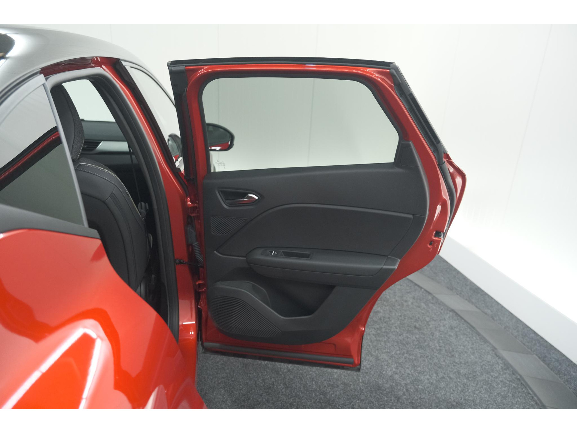 Renault Captur 1.6 E-Tech full hybrid 145 Techno | Advanced Driving | Camera | Dodehoekdetectie | Apple Carplay | 18 Inch Lichtmetalen Velgen