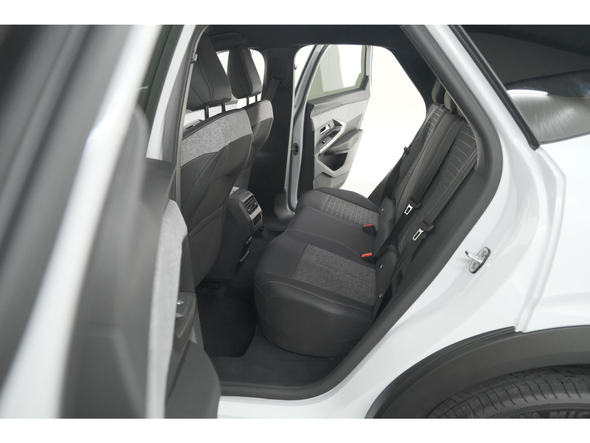 Peugeot 3008 136 Hybrid e-DCS6 Allure | Stoelverwarming | Camera | Apple Carplay