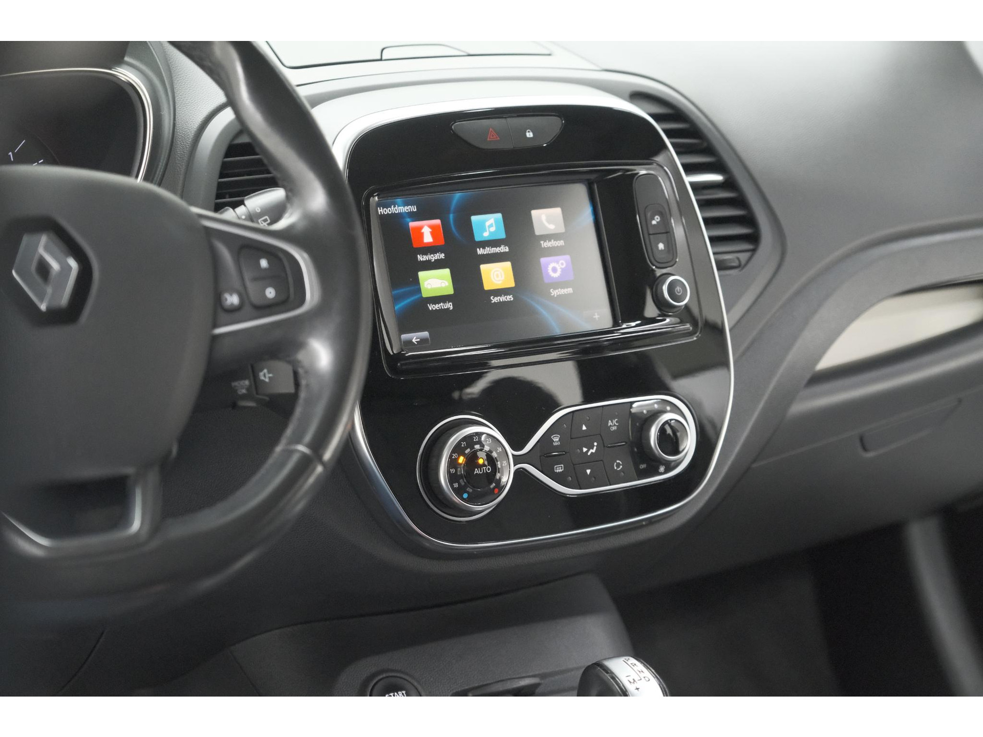 Renault Captur TCe 150 EDC Intens | Trekhaak | Navigatie | Parkeersensoren