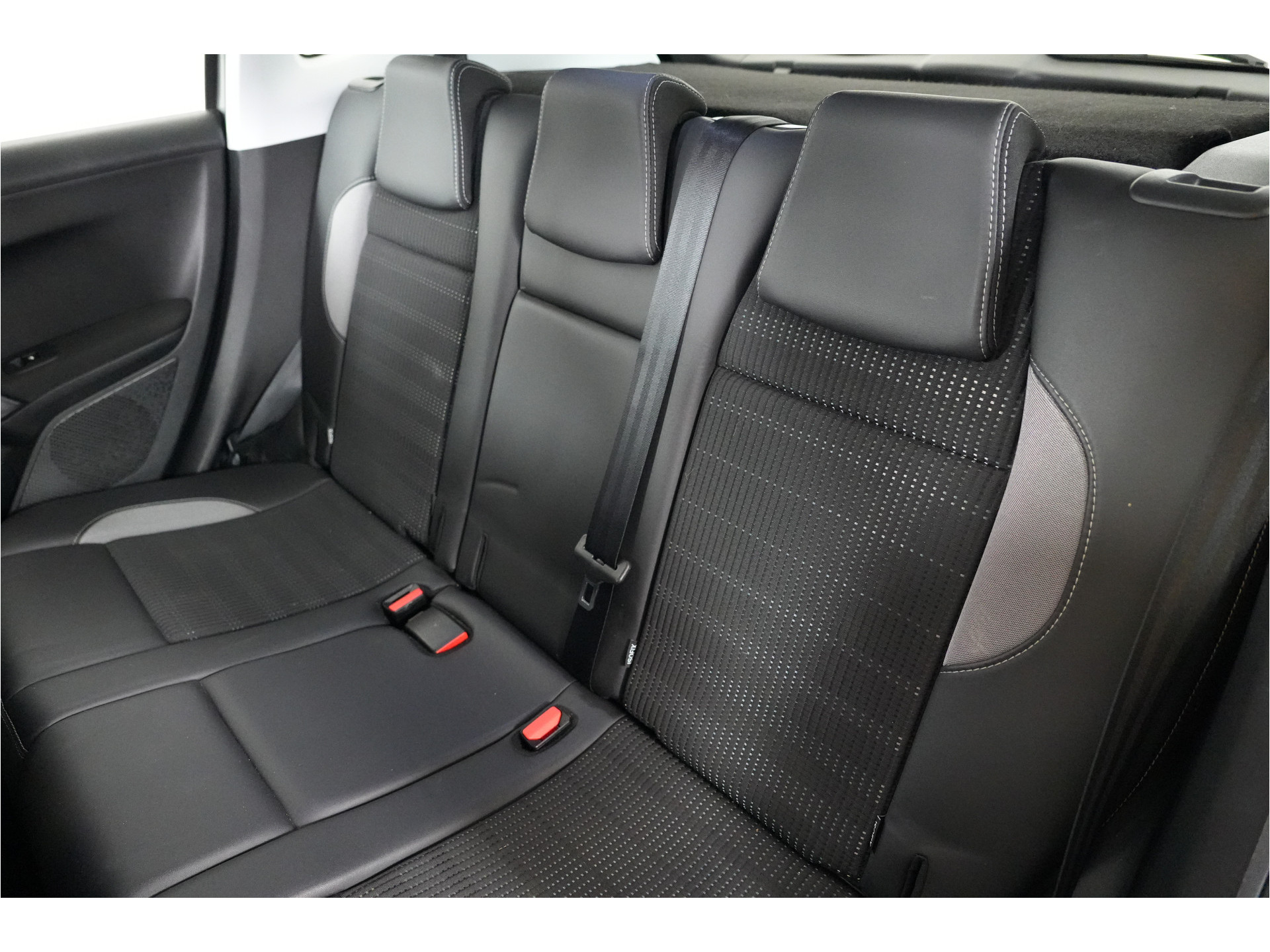 Peugeot 2008 1.2 PureTech Allure | Trekhaak | Cruise | Navi | Climate |