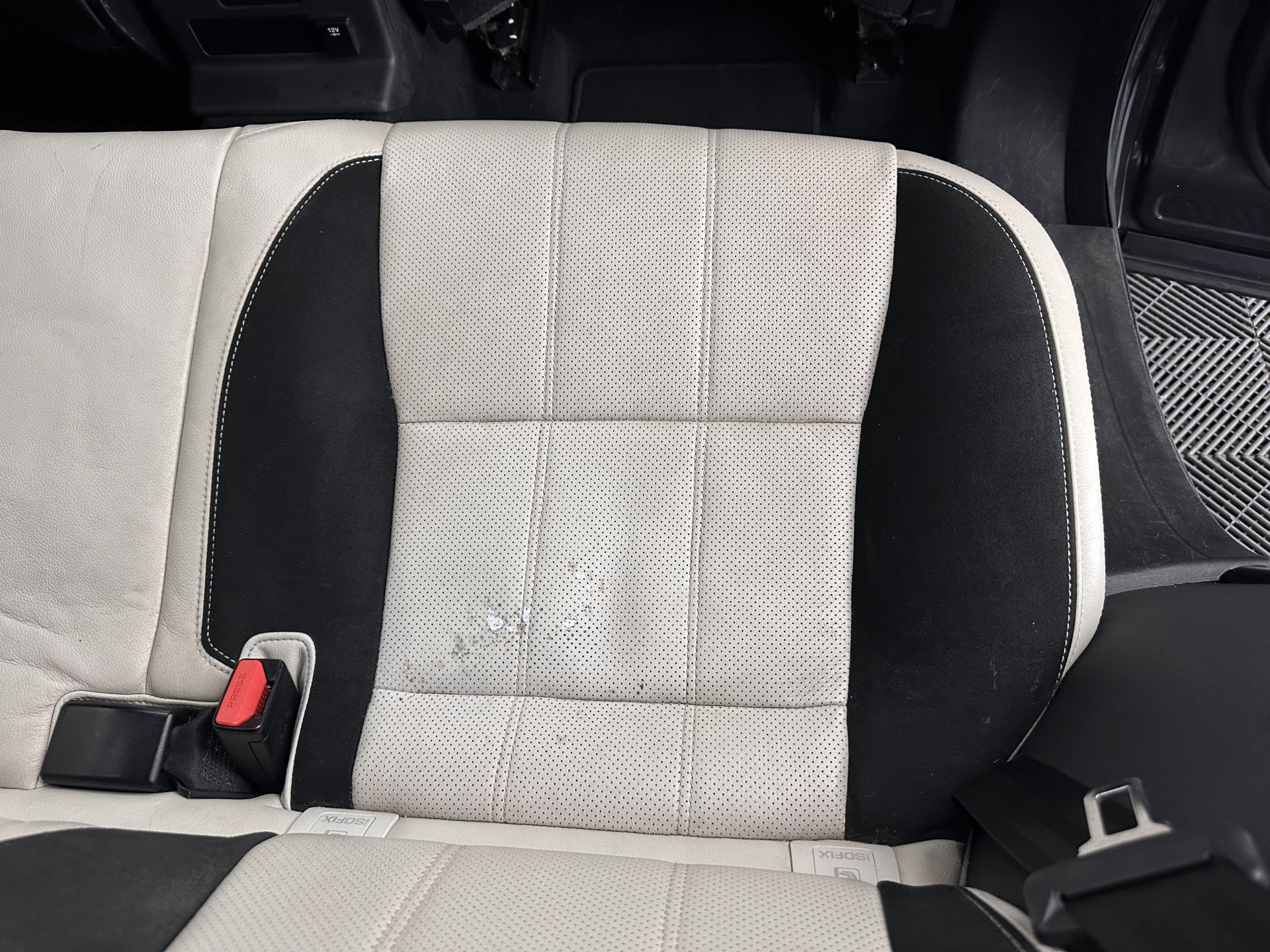 Land Rover Range Rover Velar 2.0 I4 AWD R-Dynamic HSE Aut. *PANO | LEATHER | FULL-LED | MEMORY-PACK | BLINDSPOT | MERIDIAN-SURROUND | DIGI-COCKPIT | CAMERA | KEYLESS | HEATED-COMFORTSEATS | PRIVACYGLASS | SHIFTPADDLES | HEAD-UP | 21"ALU*