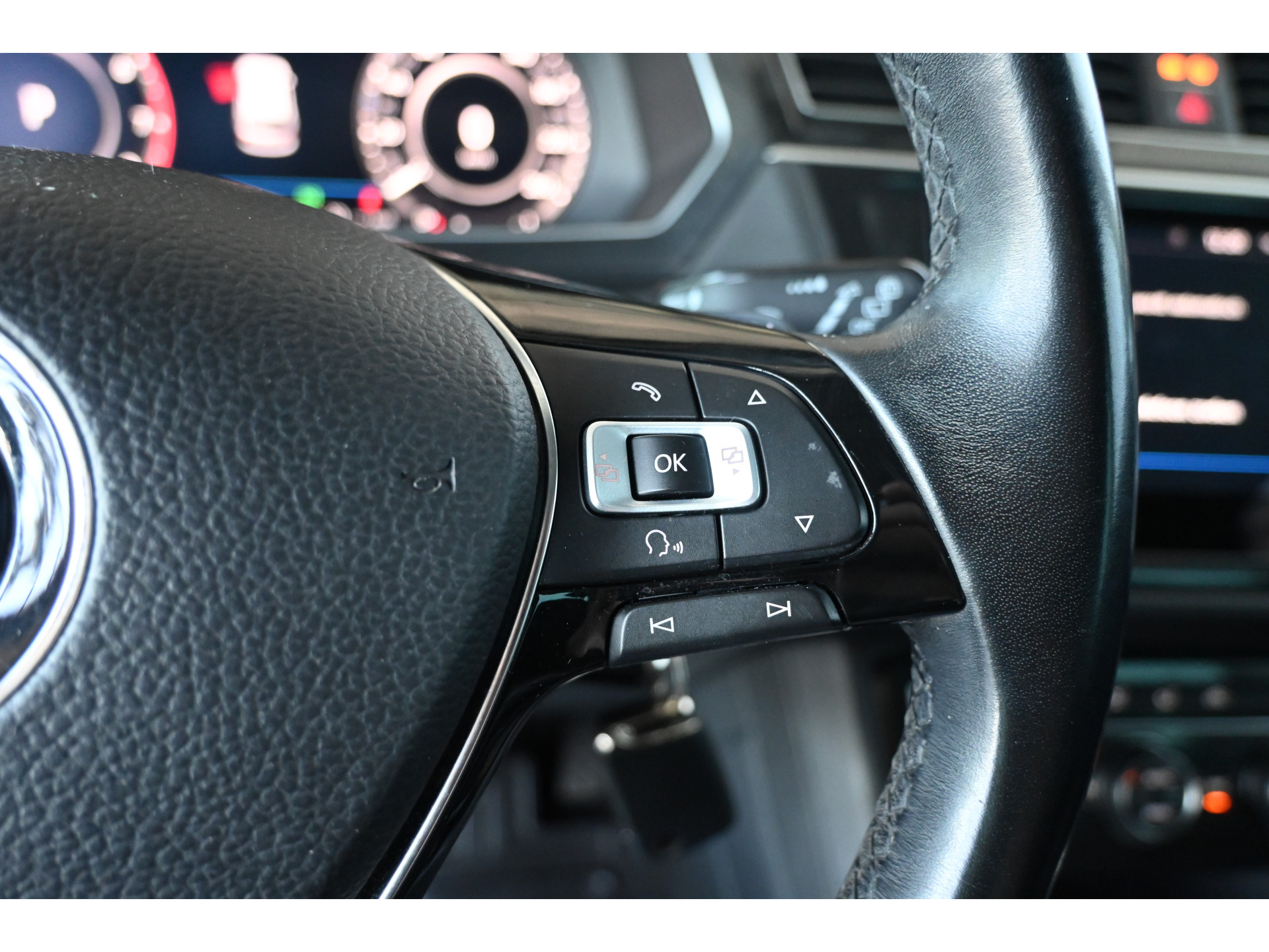 Volkswagen Tiguan 1.4 TSI Automaat 4Motion Highline  Clima Virtual Cockpit Navigatie CarPlay Cruise control Inruil Mogelijk!
