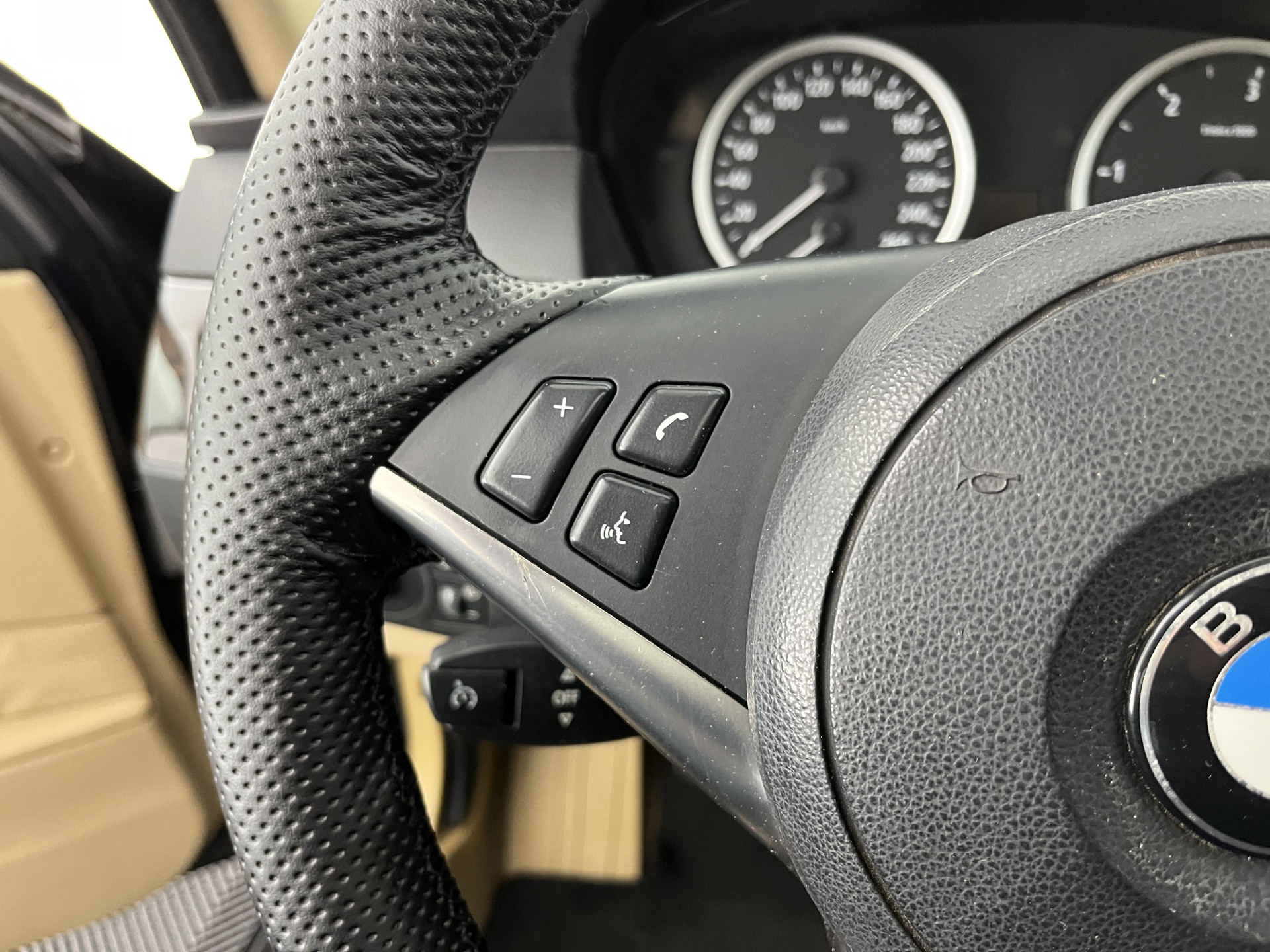 BMW 5-serie Touring 525d *PANO | LEATHER | NAVI-FULLMAP | HIFI-SOUND | ECC | HEATED-SPORTSEATS | PDC | CRUISE | TOWBAR | 16''ALU *