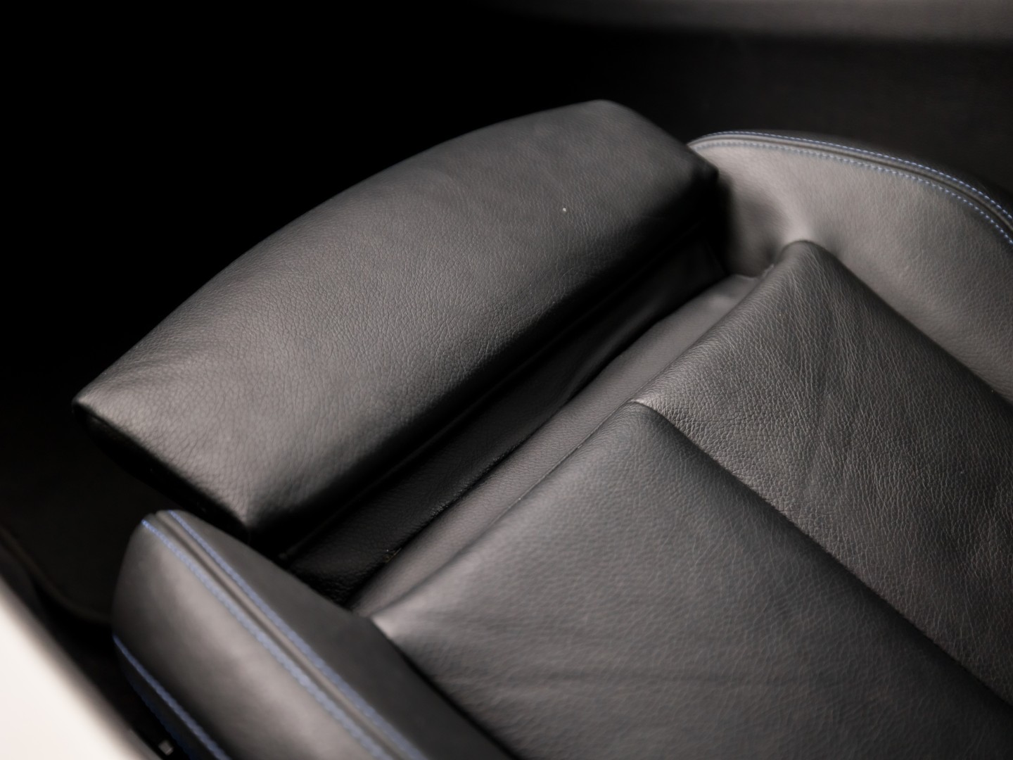 BMW 4-serie Gran Coupé 418i M Sport Automaat (SCHUIFDAK, M PAKKET, GROOT NAVI, HARMAN/KARDON, STOELVERWARMING, GETINT GLAS, SPORTSTOELEN, PARKEERSENSOREN, NIEUWE APK, NIEUWSTAAT)