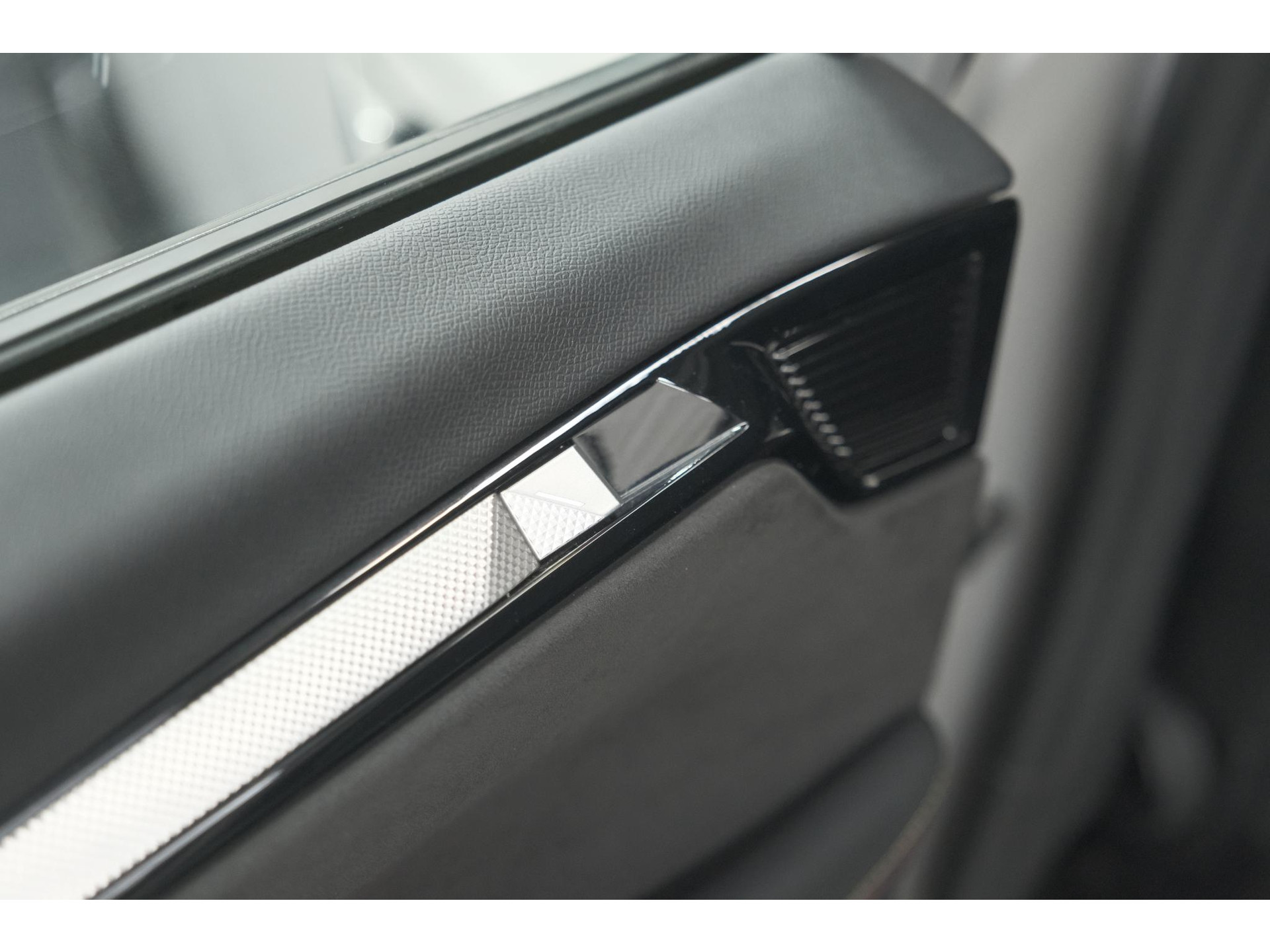 DS 4 PureTech 130 EAT8 Performance Line | Camera | Apple Carplay | Alcantara® bekleding | Parkeersensensoren