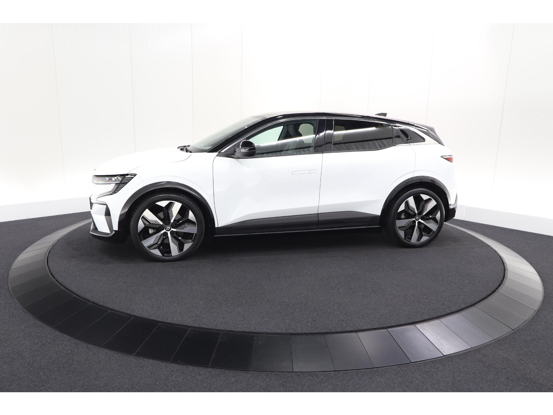 Renault Megane E-Tech EV60 Optimum Charge Techno | 95,4% SOH | Adaptieve Cruise Control | Camera | Apple Carplay