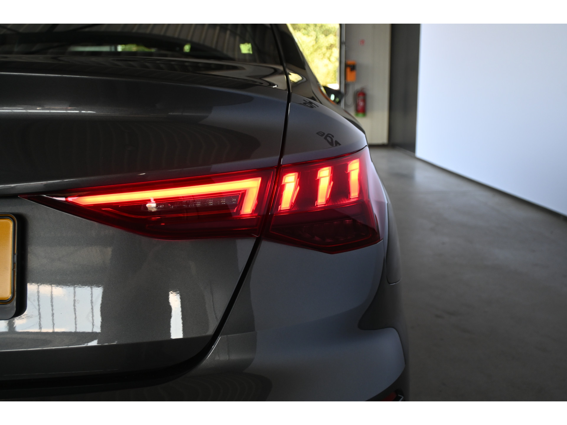 Audi A3 Limousine 30 TFSI S Edition Virtual Cockpit Adaptieve Cruise Led Clima Carplay Inruil Mogelijk!