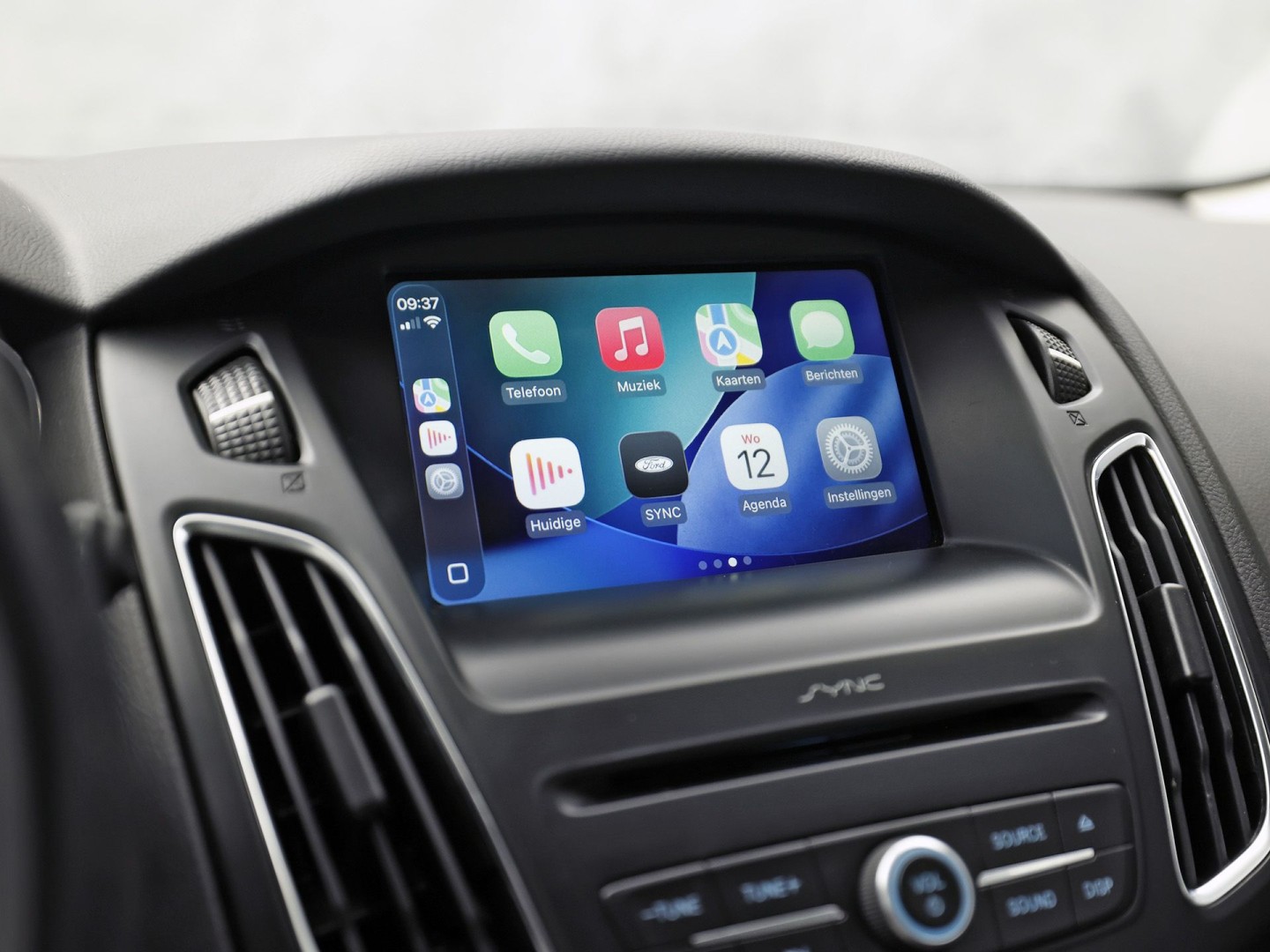 Ford Focus Wagon 1.0 Sport (APPLE CARPLAY, GROOT NAVI, CAMERA, CLIMATE, SPORTSTOELEN, TREKHAAK, CRUISE, NIEUWSTAAT)