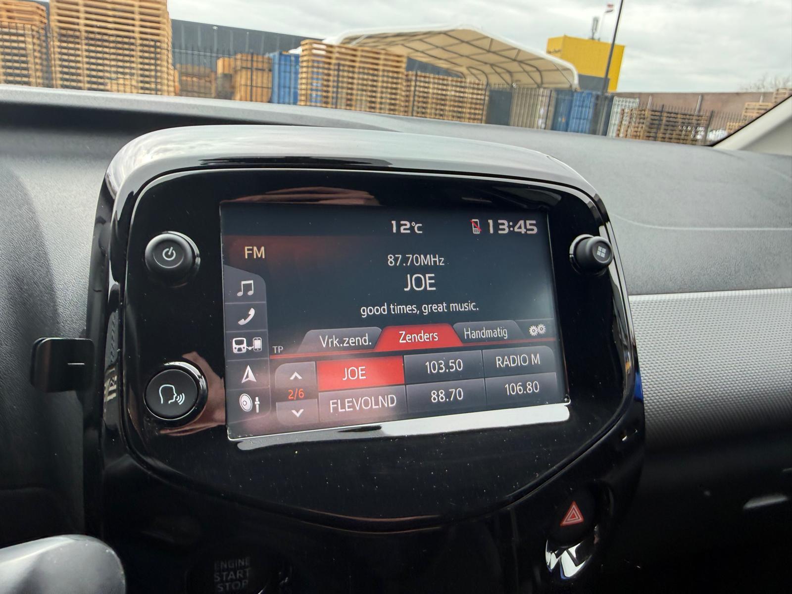 Peugeot 108 1.0 e-VTi Allure TOP! | 2E EIGENAAR | 3/6/12MND GARANTIE| NAVI | CARPLAY | CLIMA | LMV |