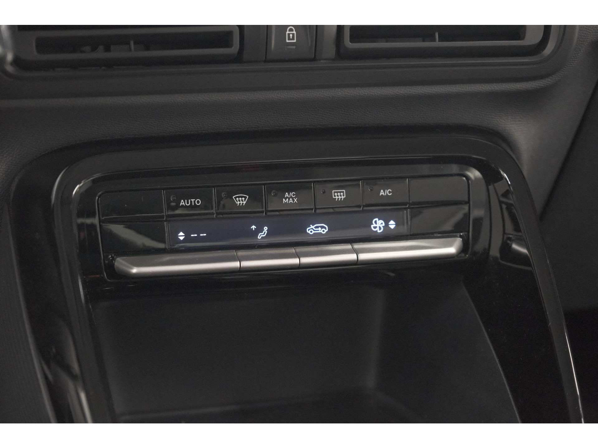 Citroen Ë-C3 Max 113pk 44 kWh | 7 KW Laadfunctie | Camera | Navigatie | Apple Carplay | Parkeersensoren