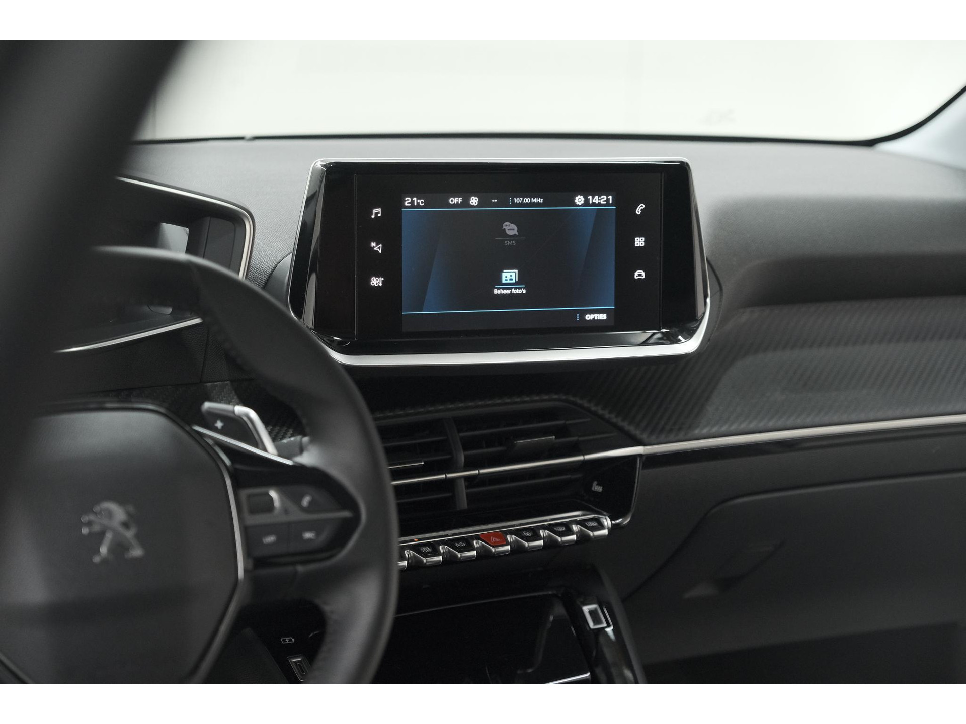 Peugeot 208 PureTech 100 EAT8 Allure Pack | Camera | Apple Carplay | Parkeersensoren | Stoelverwarming