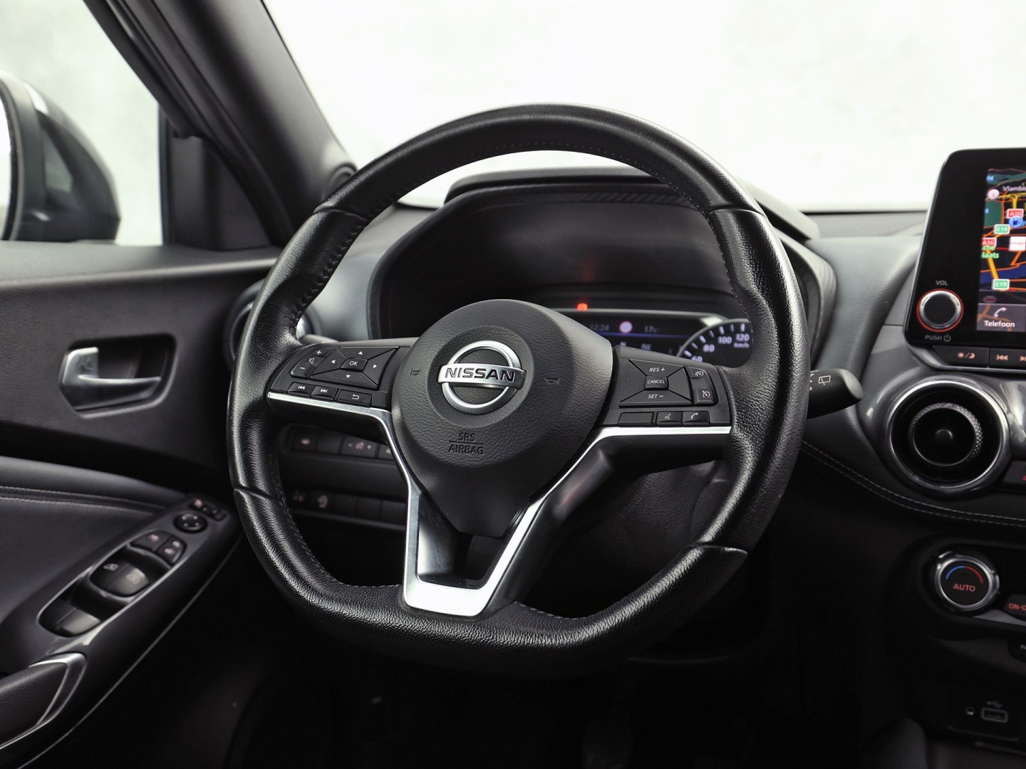 Nissan Juke 1.0 DIG-T N-Connecta (APPLE CARPLAY, GROOT NAVI, CLIMATE, CAMERA, SPORTSTOELEN, GETINT GLAS, KEYLESS START, CRUISE, NIEUWSTAAT)