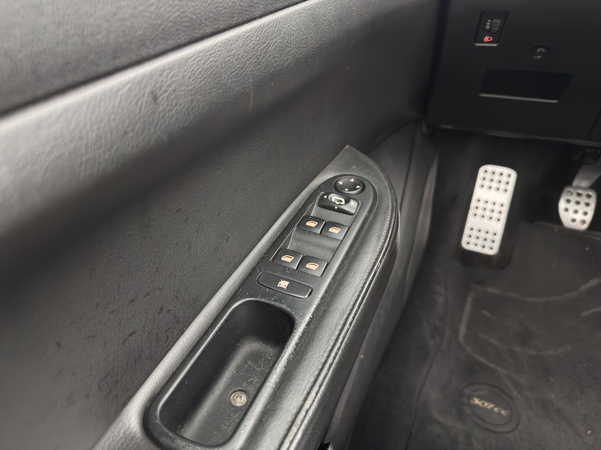 Peugeot 307 CC 1.6-16V *LEATHER | NAVI-FULLMAP | HEATED-SPORTSEATS | ECC | PDC | CRUISE | 16''ALU*