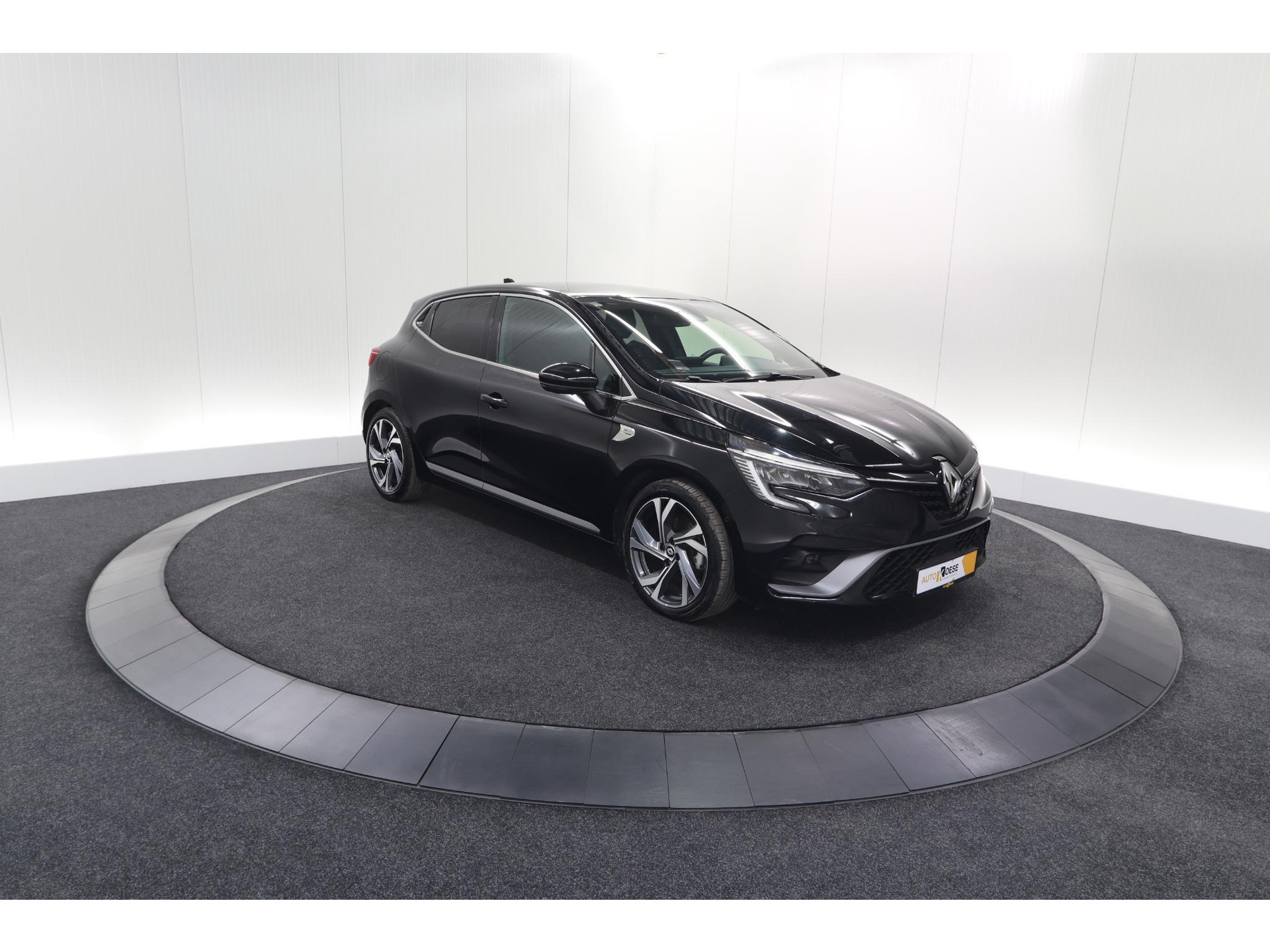 Renault Clio 1.6 E-Tech Hybrid 140 R.S. Line | 360 Camera | Apple Carplay | 9.3 Inch Groot Scherm | Sportstoelen