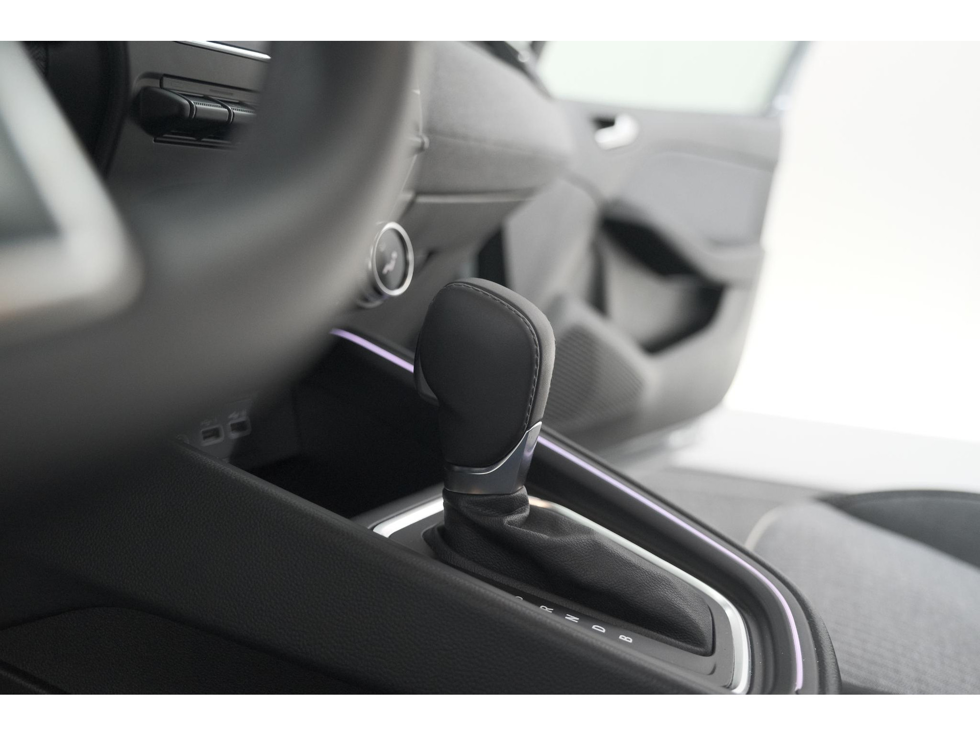 Renault Clio 1.6 E-Tech Full Hybrid 145 techno | 360 Camera | Adaptieve Cruise Control | Dodehoekdetectie | 9.3 Inch Groot Scherm