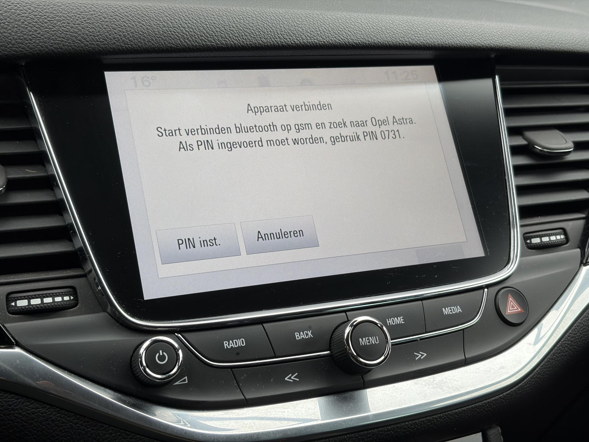 Opel Astra Sports Tourer 1.4 Innovation Dealer Onderhouden l 150pk l Carplay l 2e Eigenaar l Camera l Trekhaak l Keyless l Navi l Halfleder l Pdc V+A l 6 Bak l Clima l Cruise l Rijstrooksensor l Dodehoeksensor l N.A.P l Apk tot 01-2027