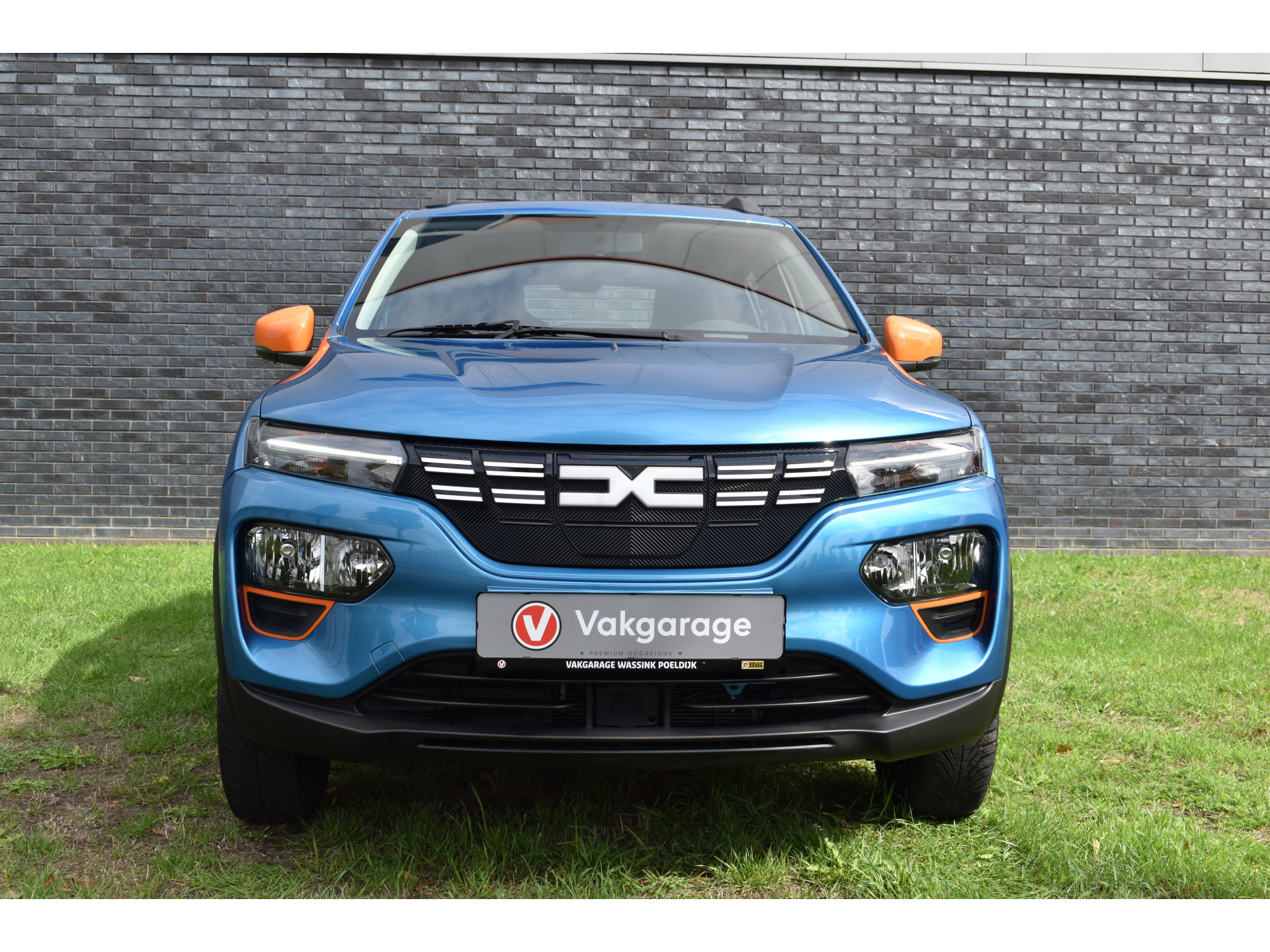 Dacia Spring Essential 27 kWh vol electric navigatie pdc Leer