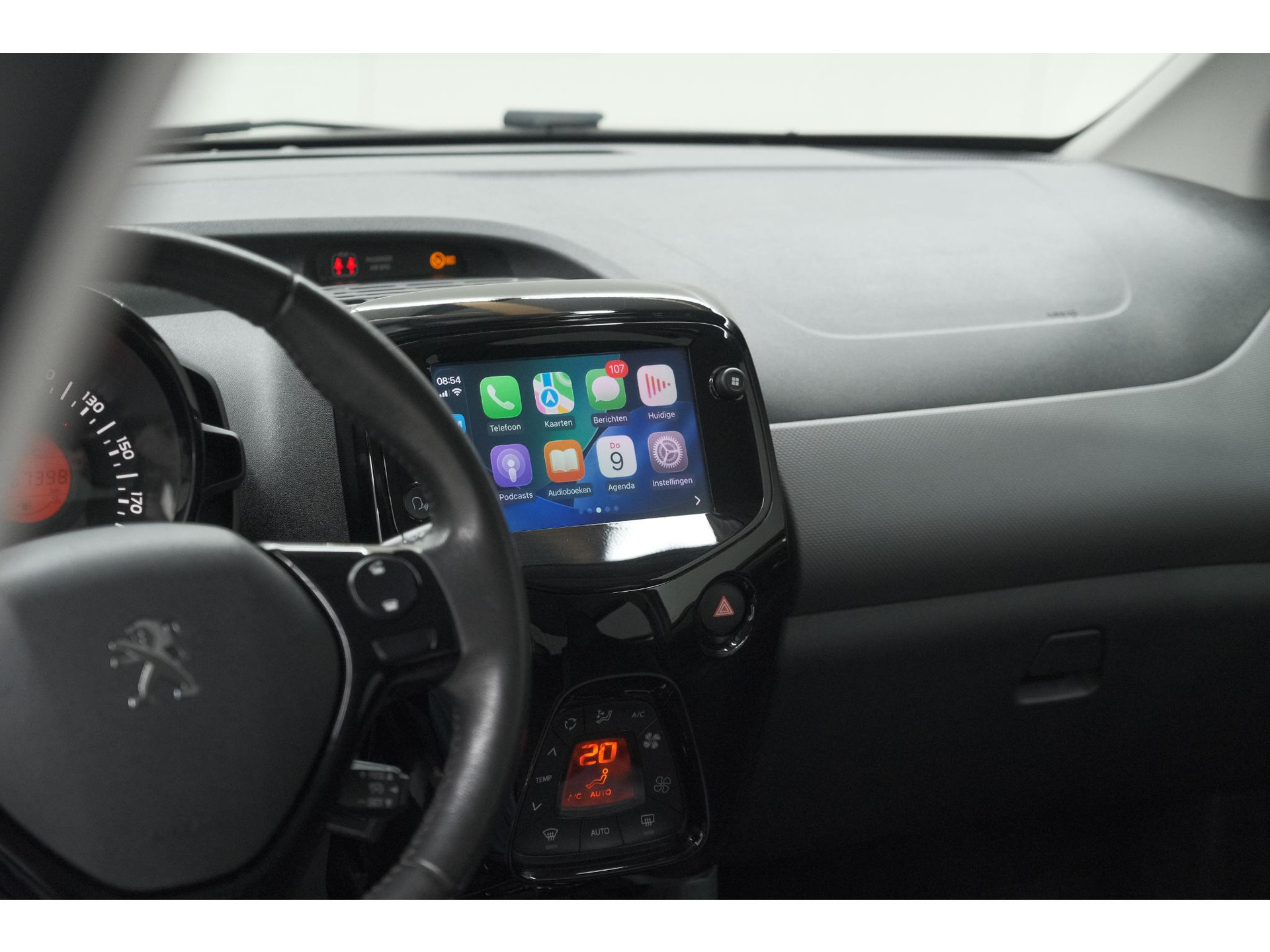Peugeot 108 1.0 e-VTi Allure | Camera | Climate Control | Apple Carplay | 15 Inch Lichtmetalen Velgen