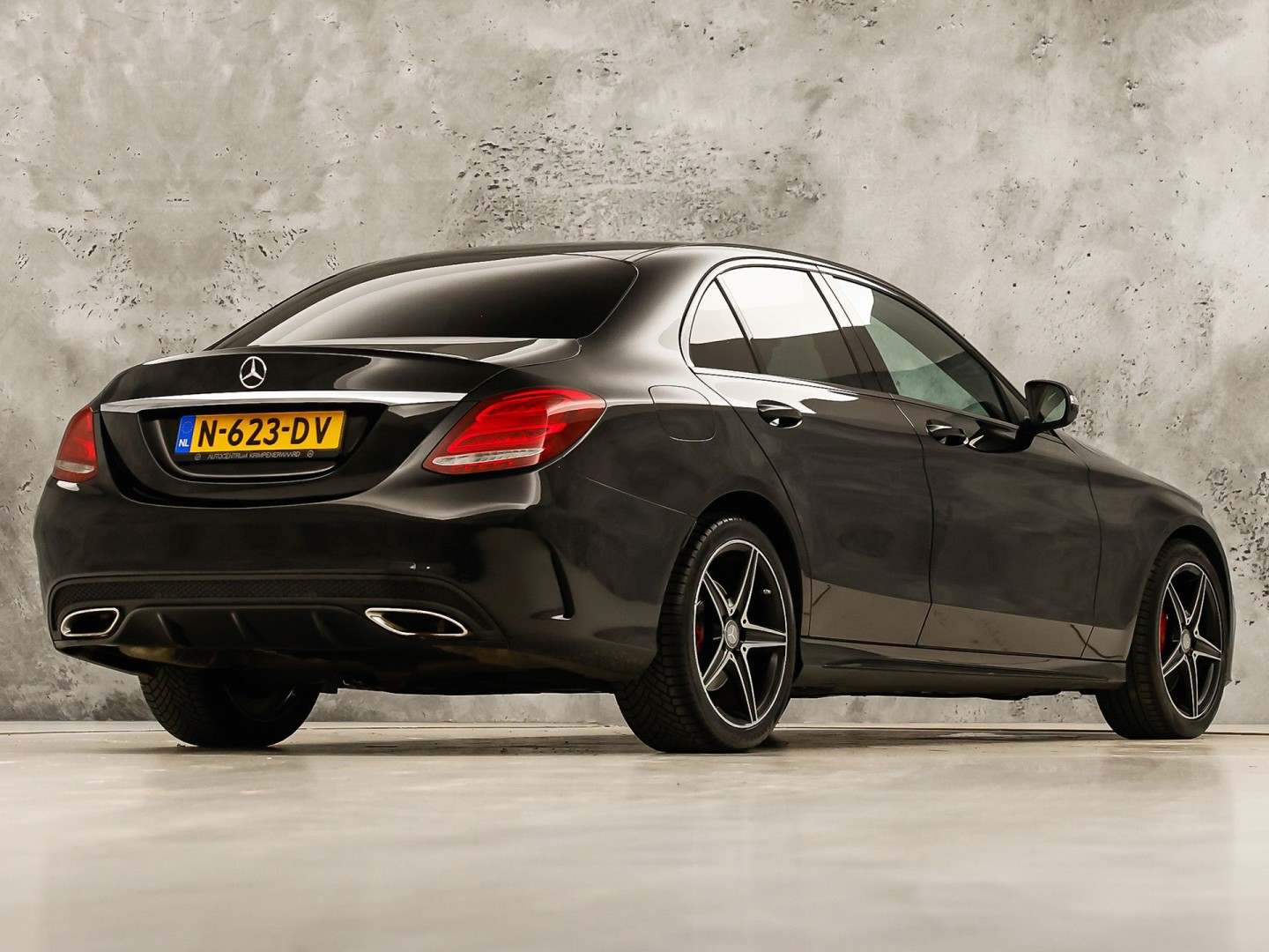 Mercedes-Benz C-Klasse 250 AMG Sport 211Pk Automaat (NAVIGATIE, RODE REMKLAUWEN, LEDER, STOELVERWARMING, ELEK SPORTSTOELEN, GETINT GLAS, SFEERVERLICHTING, NIEUWSTAAT)