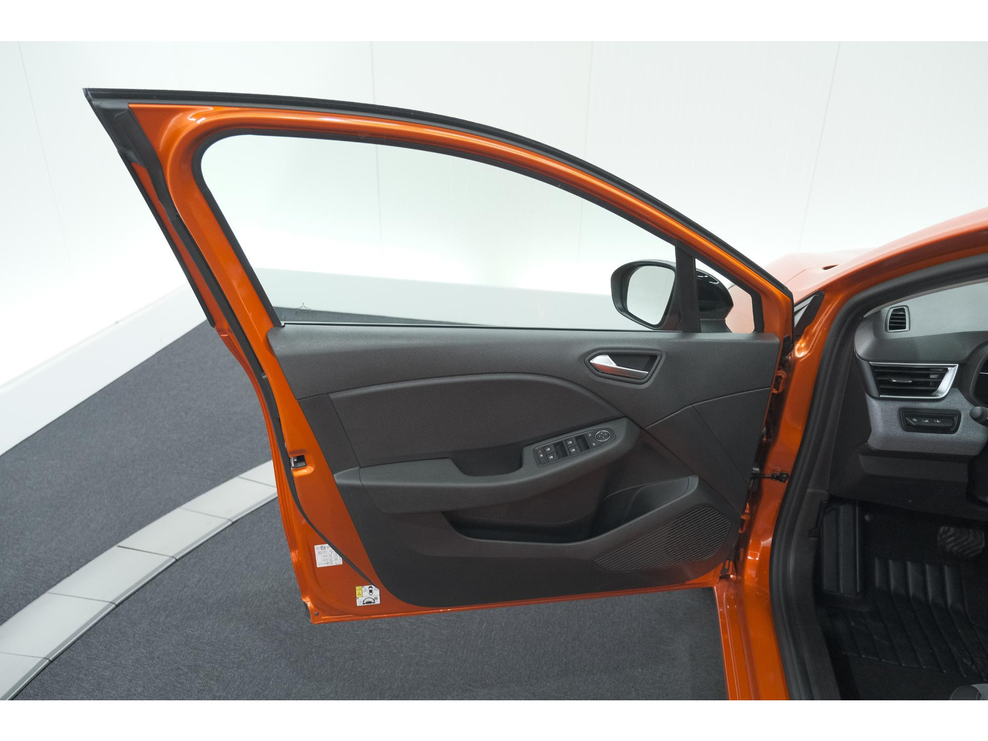 Renault Clio 1.6 E-Tech Full Hybrid 145 Evolution Holland Edition | Apple Carplay | Parkeersensoren | LED | Cruise Control
