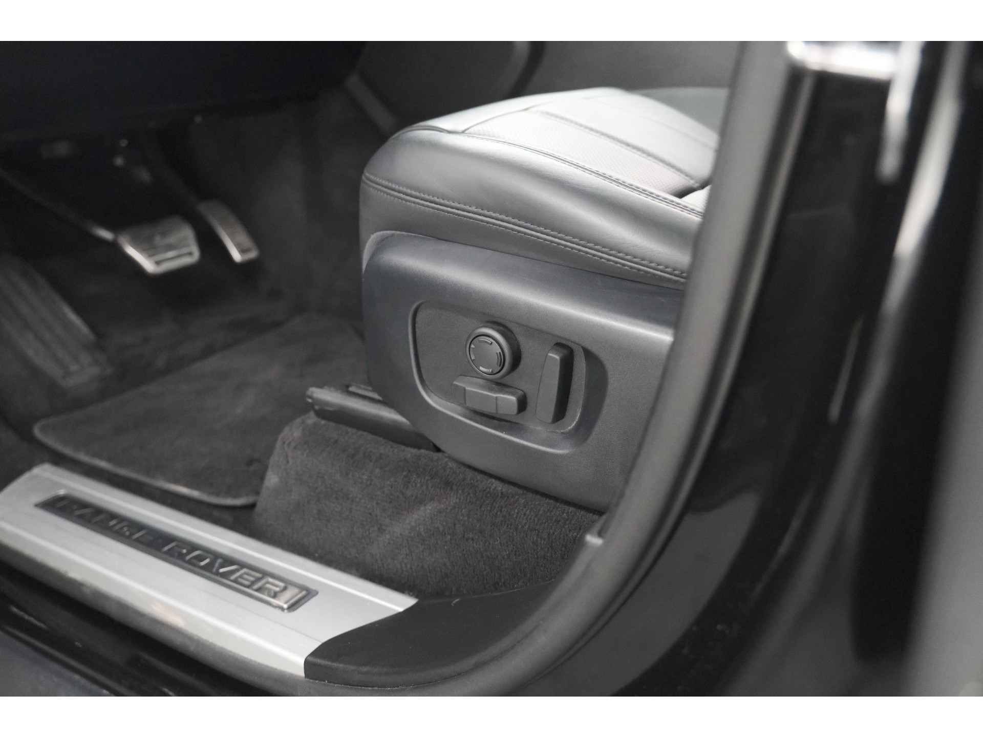 Land Rover Range Rover Sport 3.0 SDV6 HSE Dynamic 3500kg trekgewicht - BTW - Zwart/Zwart