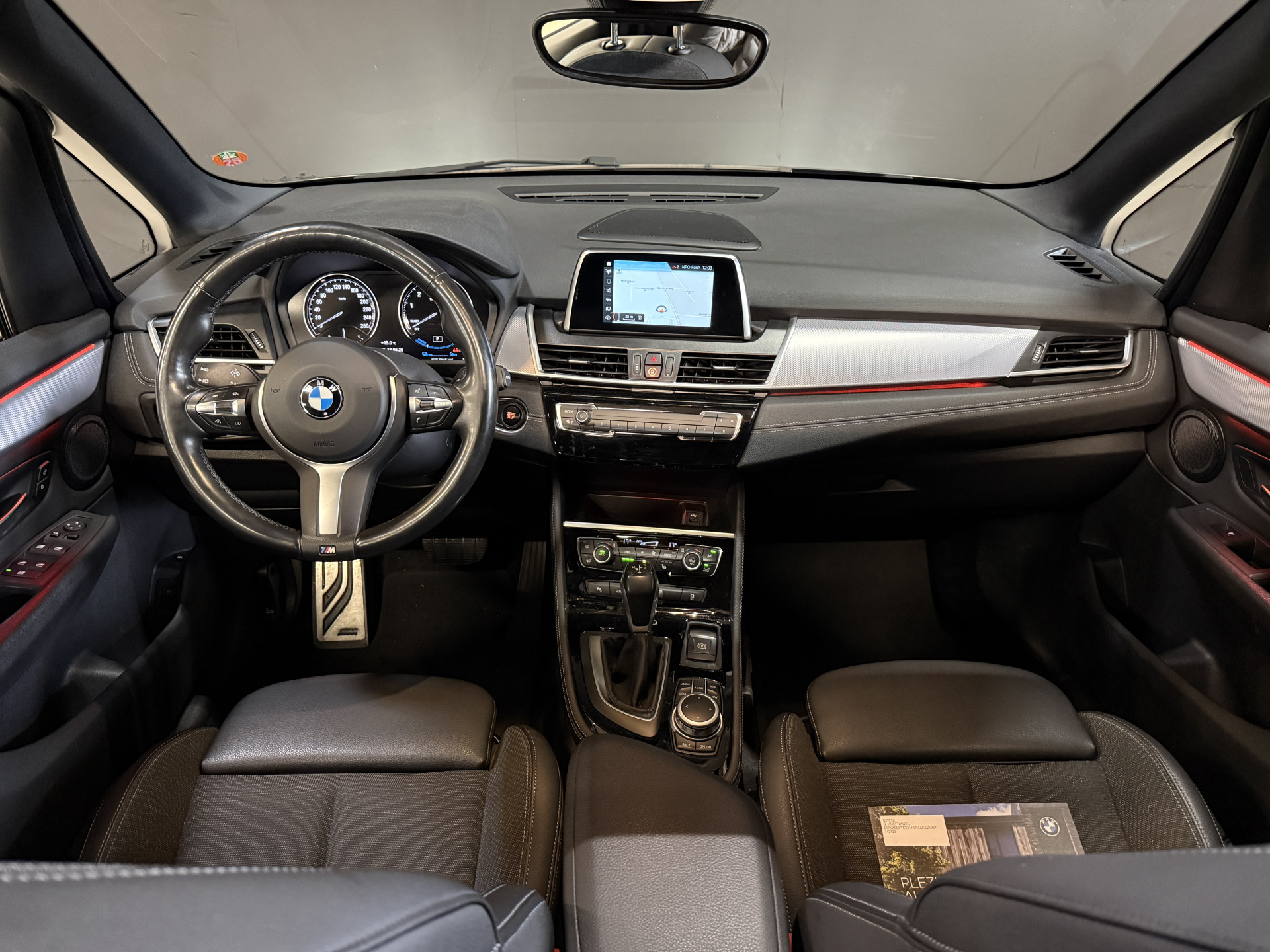 BMW 2-serie Active Tourer 225xe iPerformance Executive | M-Sport | Panoramadak | Stoelverw.