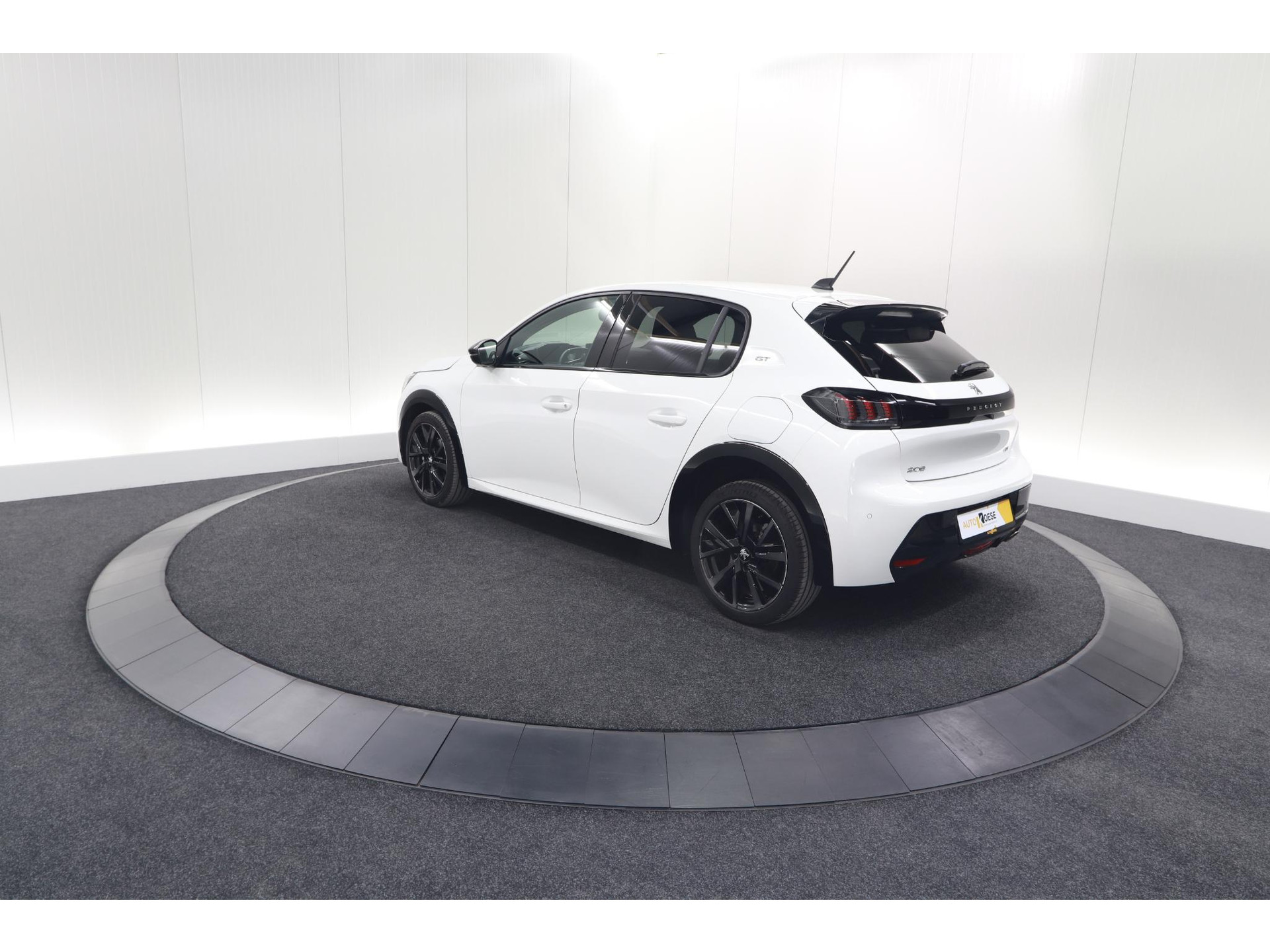 Peugeot 208 PureTech 100 GT | Camera | Navigatie | Sfeerverlichting | Apple Carplay | Parkeersensoren