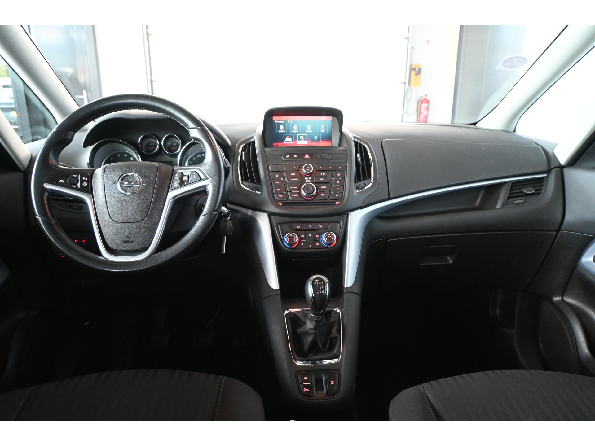Opel Zafira Tourer 1.4 Edition 7p Clima Cruise control Navigatie PDC Goed Onderhouden! Inruil Mogelijk!