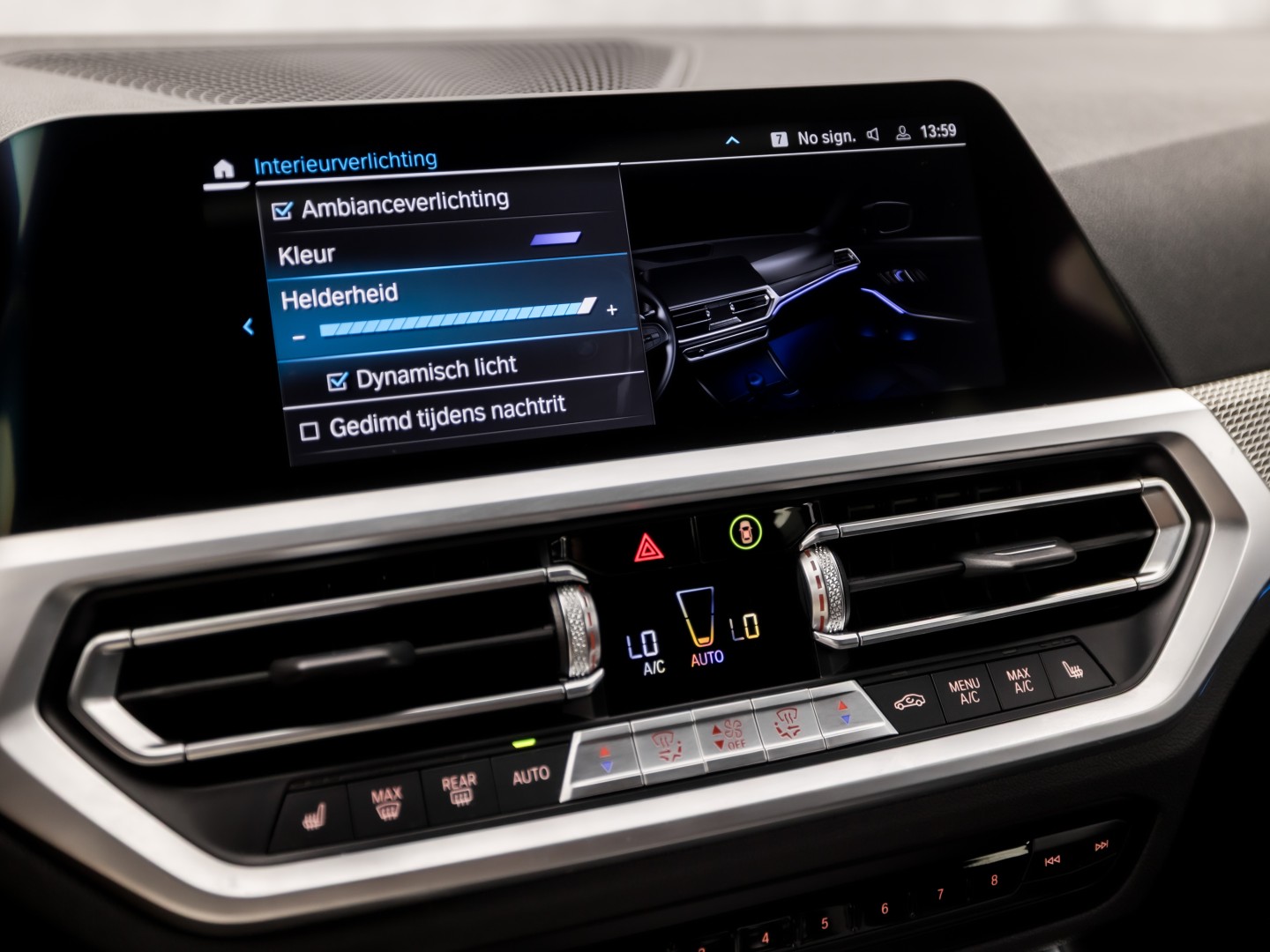 BMW 3 Serie 330e M Sport High Executive 292Pk Automaat (PANORAMADAK, M PAKKET, APPLE CARPLAY, CAMERA, LEDER/ALCANTARA, SFEERVERLICHTING, GETINT GLAS, ELEK ACHTERKLEP, STOELVERWARMING, NIEUWSTAAT)