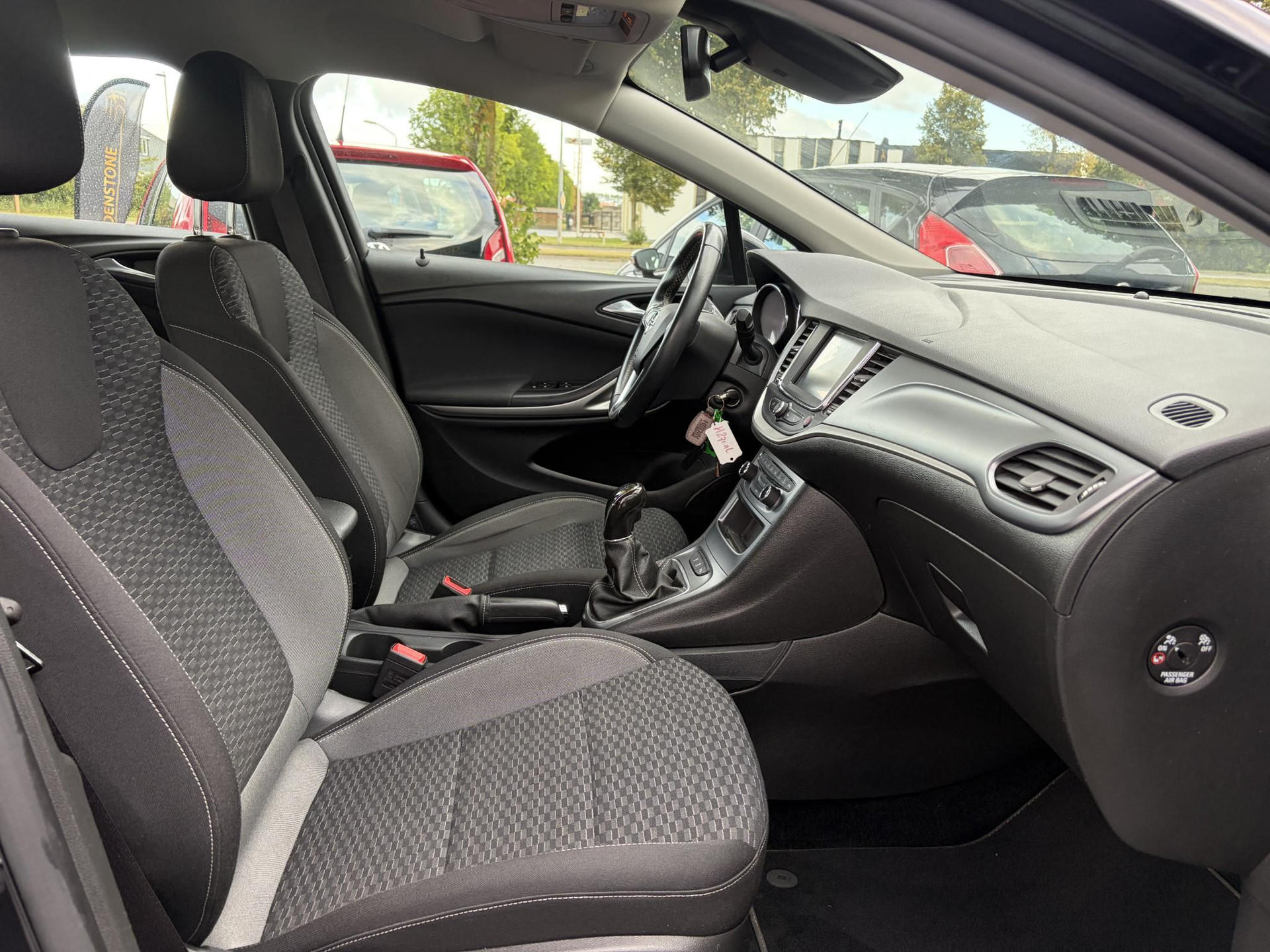 Opel Astra Sports Tourer 1.2 Edition ✓131pk✓2e Eigenaar✓Trekhaak✓Navi✓Airco✓Cruise✓Pdc V+A✓Lm velgen✓Dealer Onderhouden✓Comfortstoelen✓N.A.P✓Apk tot 07-2028