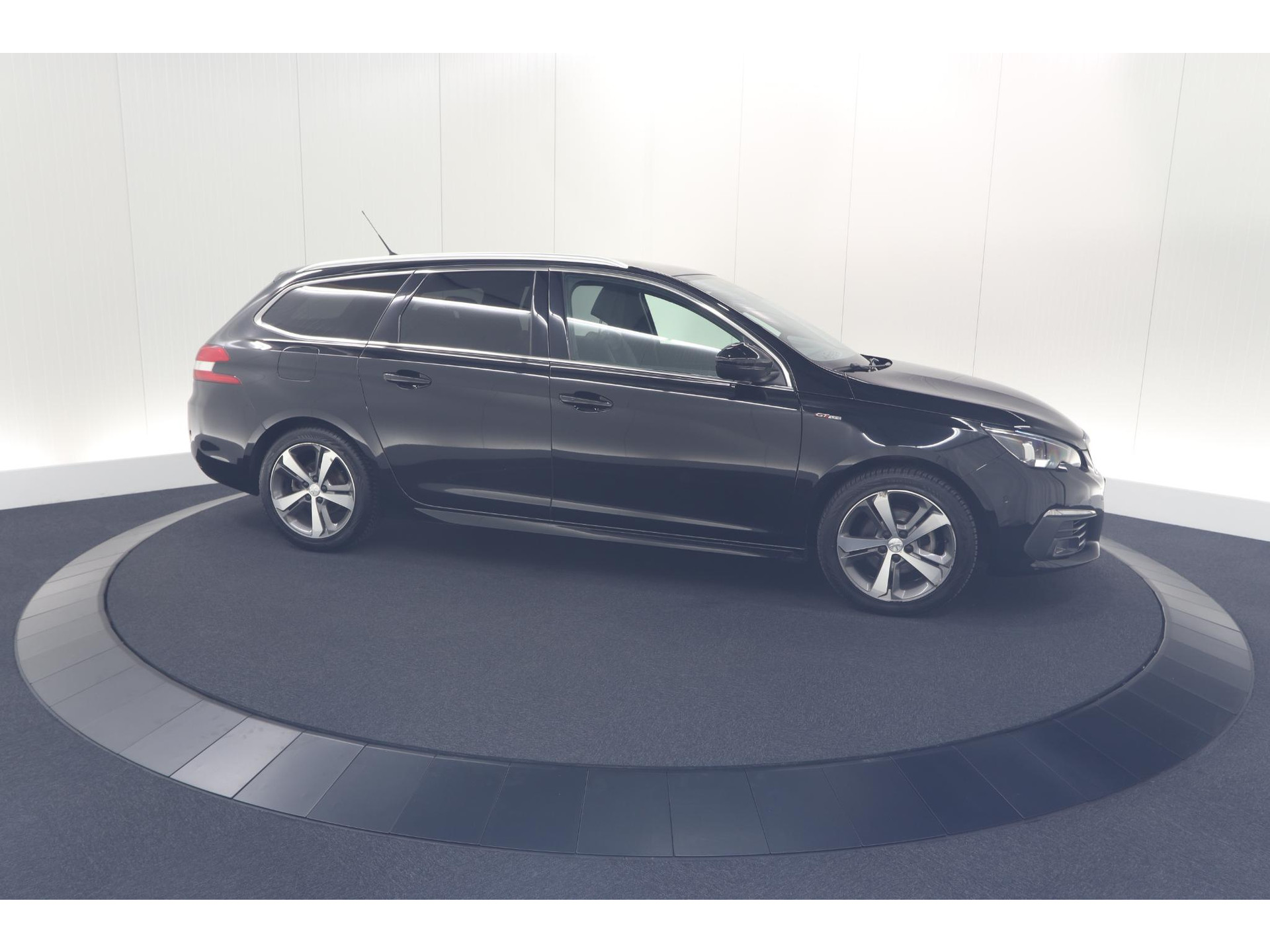 Peugeot 308 SW PureTech 130 GT-line | Trekhaak | Panoramadak | Camera | Alcantara Bekleding | Dodehoekdetectie