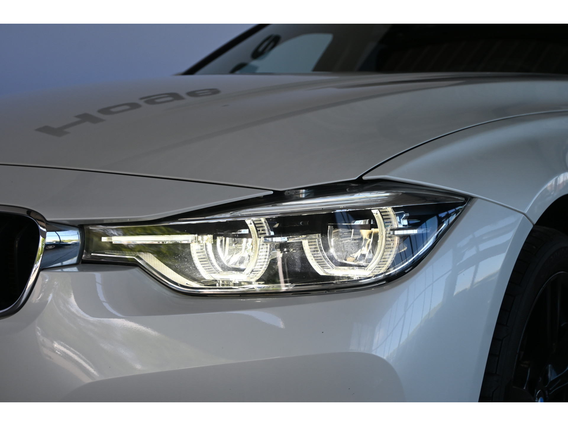 BMW 3-serie Touring 318i Luxury Clima Navigatie LED Panoramadak 18'Inch Goed Onderhouden! Inruil Mogelijk!