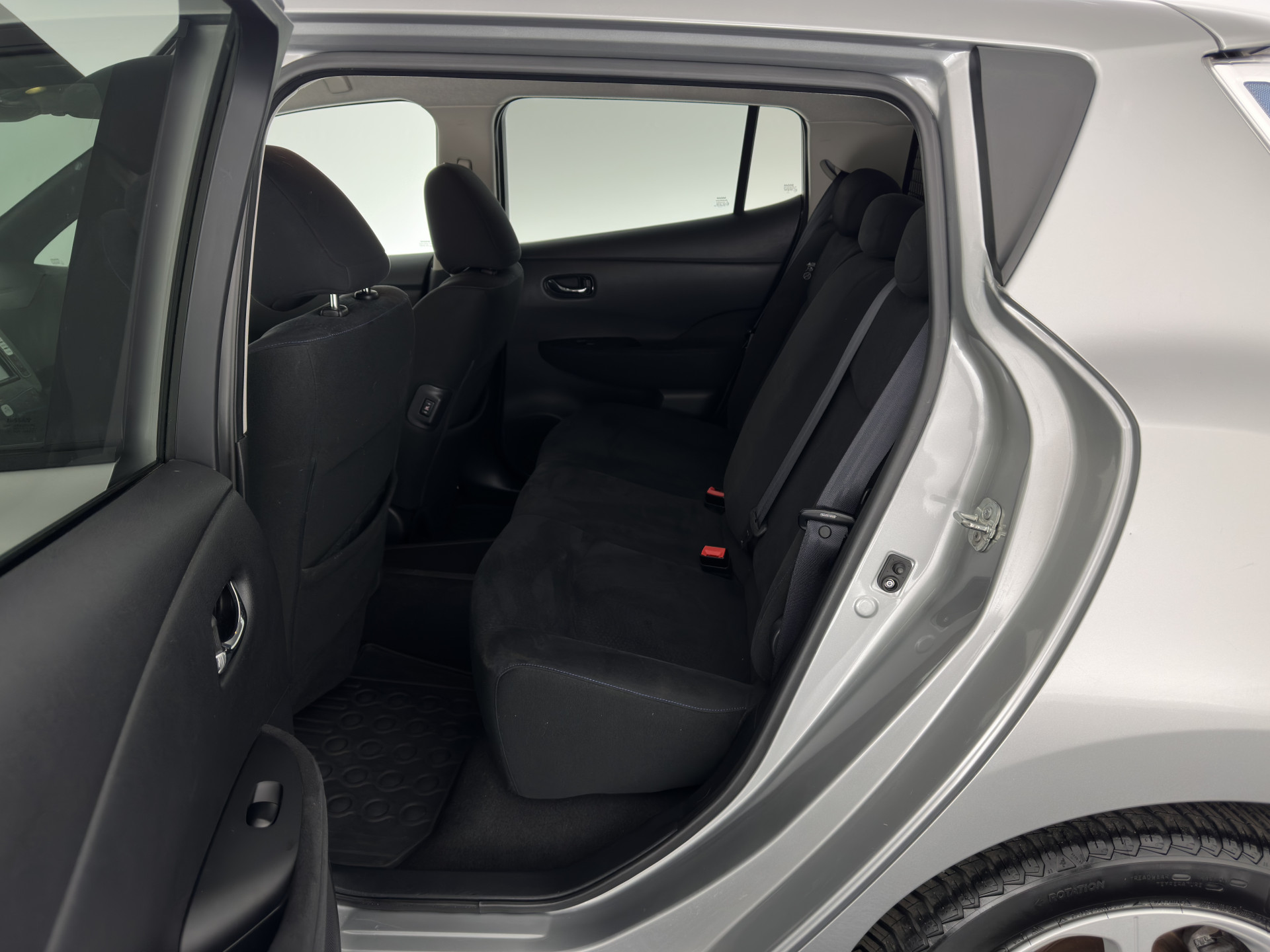 Nissan LEAF Acenta 30 kWh *NAVI-FULLMAP | MICROFIBRE | DAB | CAMERA | ECC | CRUISE | DIGI-COCKPIT | HEATED- COMFORTSEATS | PRIVACY-GLASS | 16"ALU*