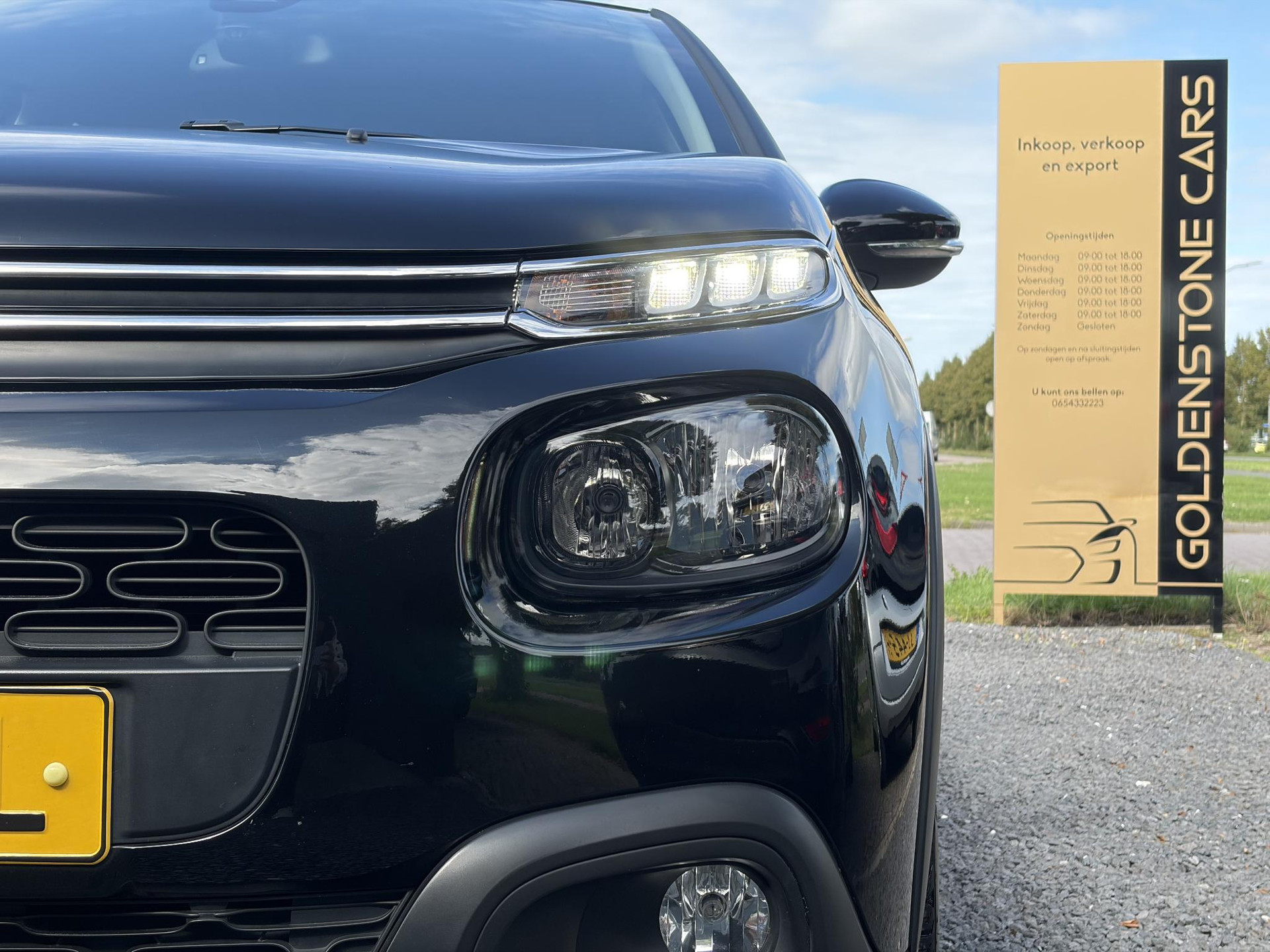 Citroen C3 1.2 PureTech Shine ✓Dealer Onderhouden✓2e Eigenaar✓Carplay✓Camera✓Navi✓Clima✓Cruise✓Pdc V+A✓Keyless✓Halfleder✓Trekhaak✓Rijstrooksensor✓Dodehoeksensor✓17'' Lm velgen✓N.A.P✓Nieuwe Apk bij Aflevering