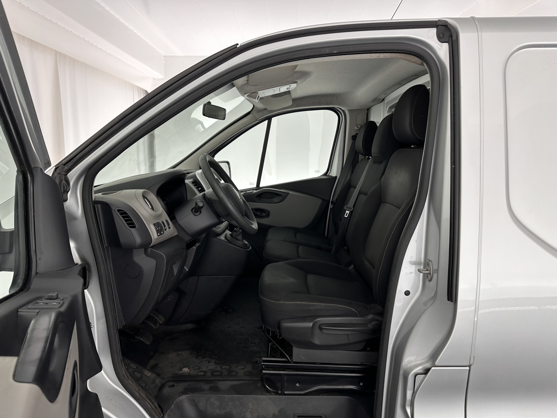 Renault Trafic 1.6 dCi T29 L1H1 Comfort-Pack *NAVI-FULLMAP | AIRCO | CRUISE | 3-PERS | PDC | 1.260 Kg-Cargo-Capacity*